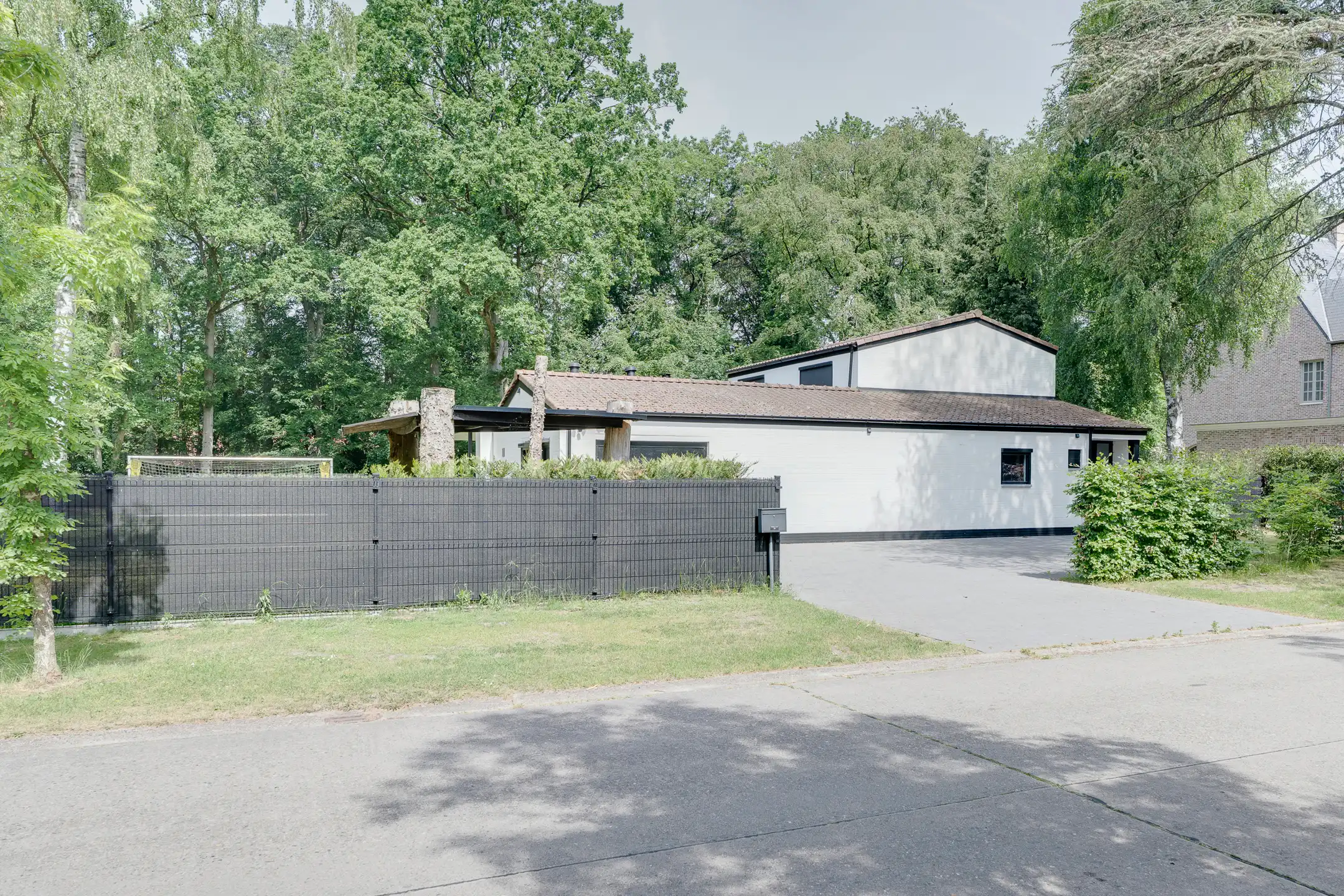 Gerenoveerde woning op een mooi perceel van ca 2.000 m² foto 24