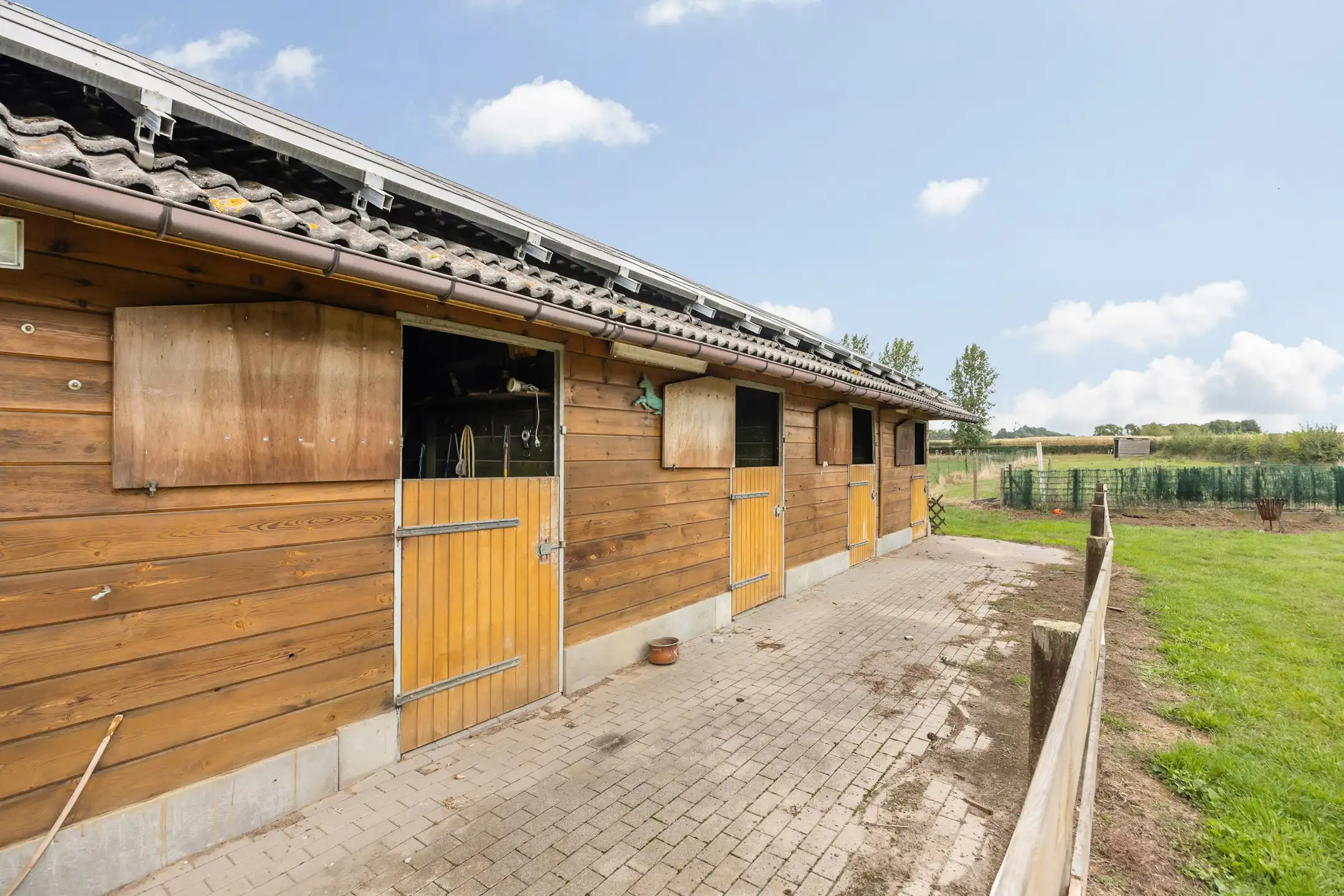 Vrijstaande bungalow met paardenweides op 84a39ca foto 32