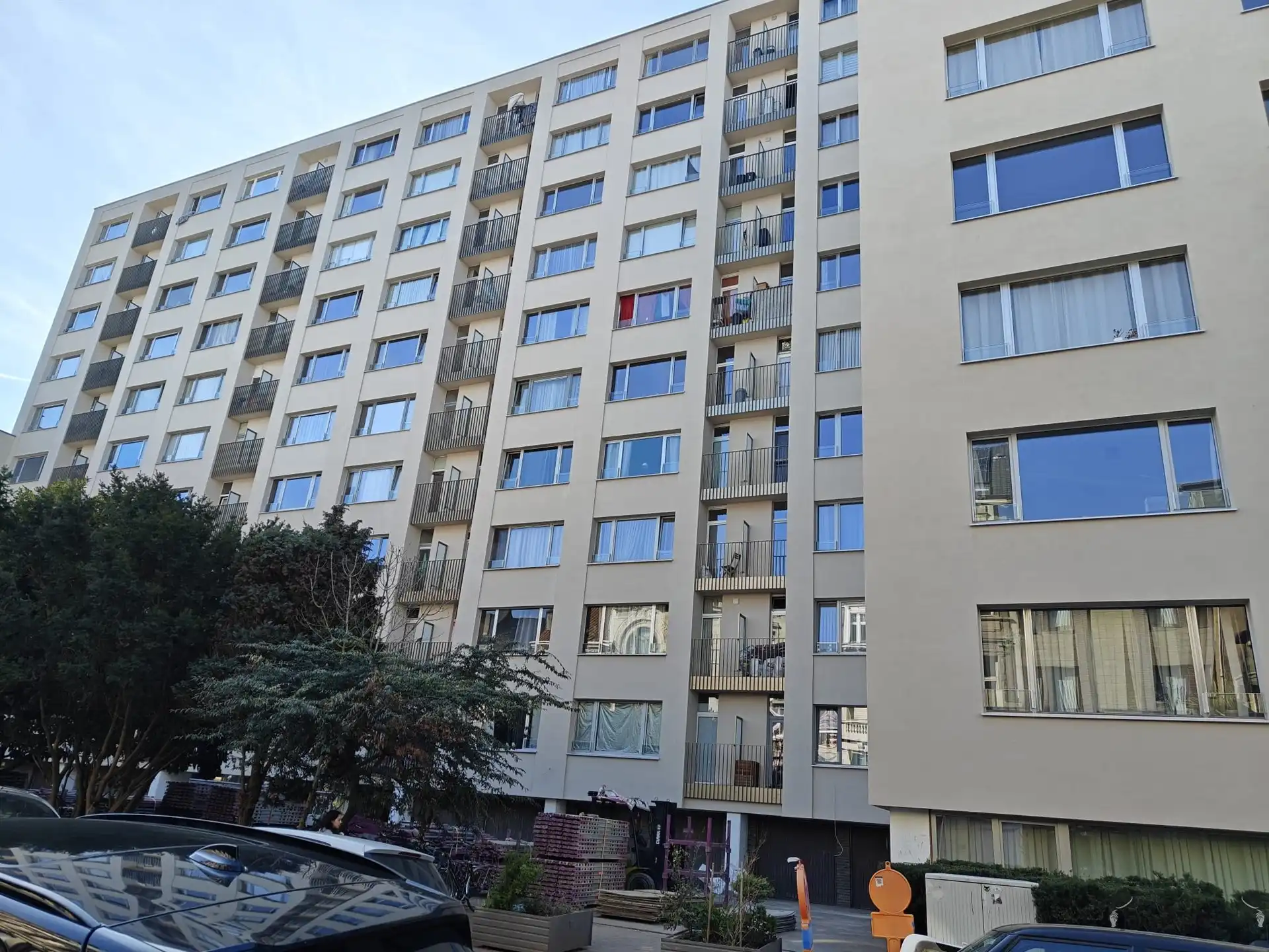 Autostaanplaats in kelderverdieping van een appartementsgebouw foto 4