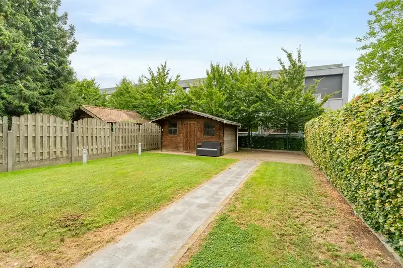 Roeselare : Robuuste halfopen bebouwing op 353 m² met verrassend veel ruimte en zuidgerichte tuin foto 16