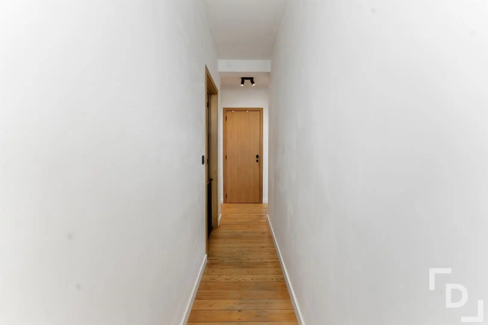 Gerenoveerde HOB met 3 slaapkamers en tuin te koop in Sint-Jan. foto 19