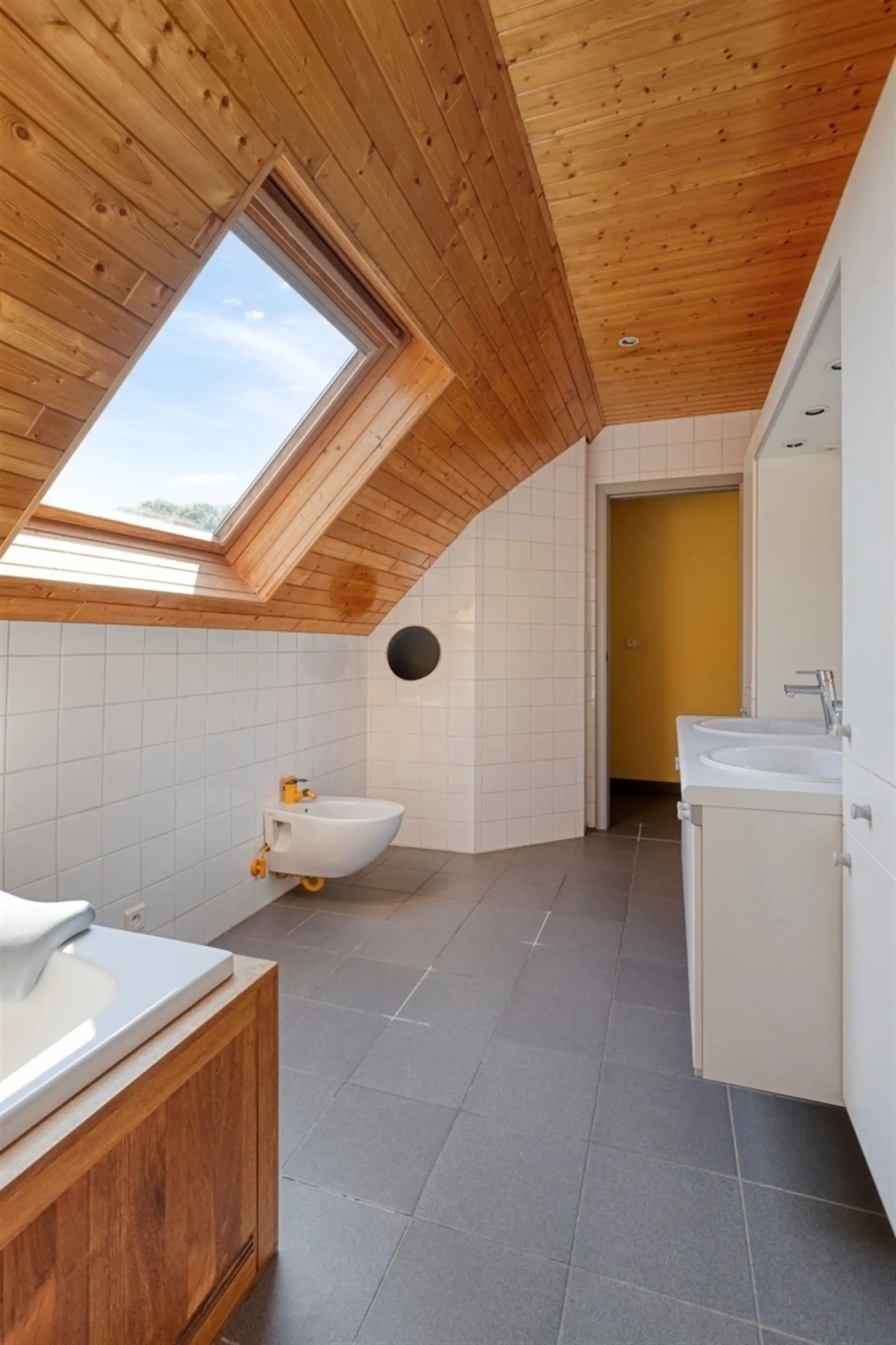 Recente en instapklare villa met 3/4 slaapkamers + bureau foto 18