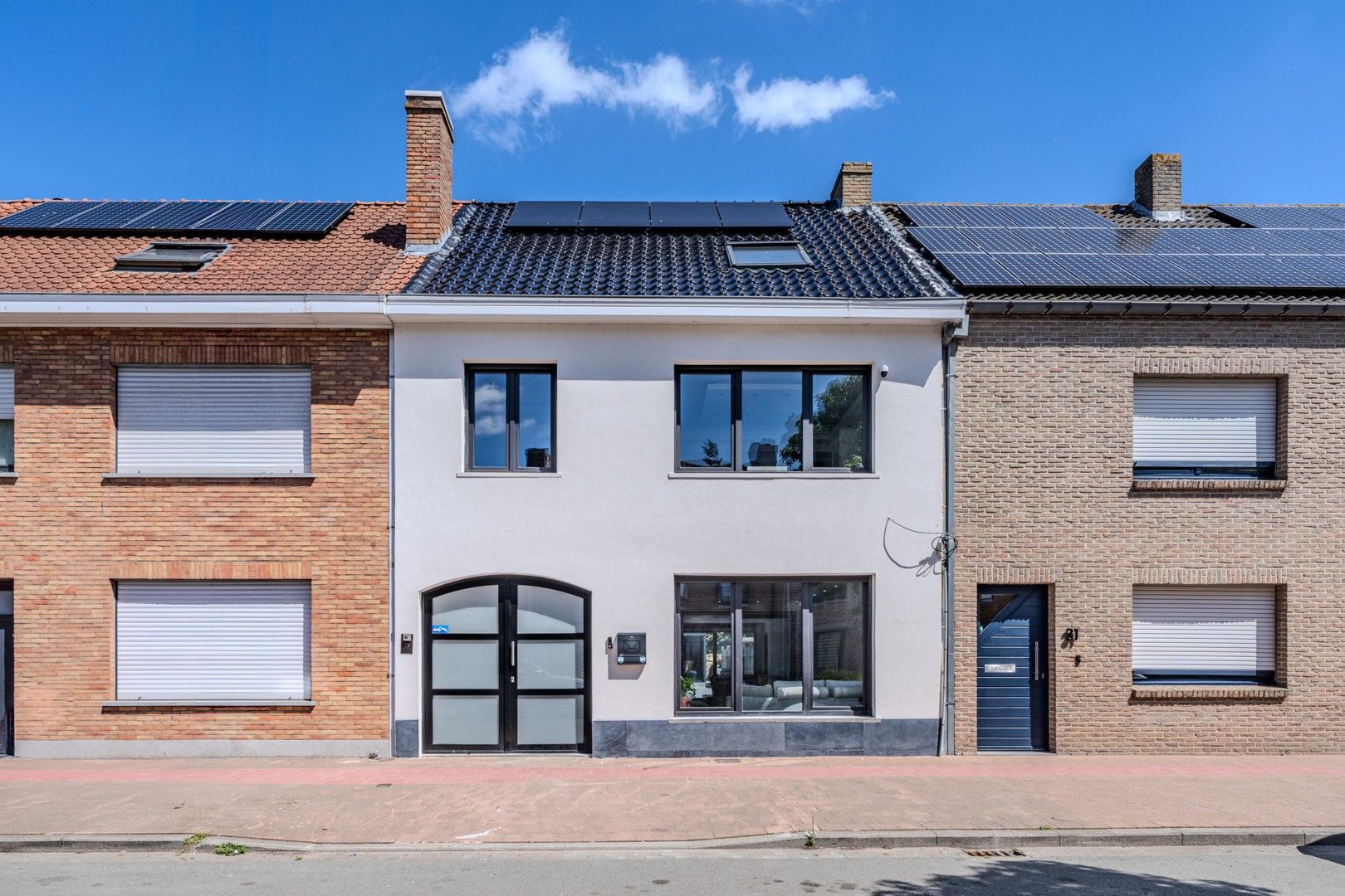 Ruime gerenoveerde woning foto 10