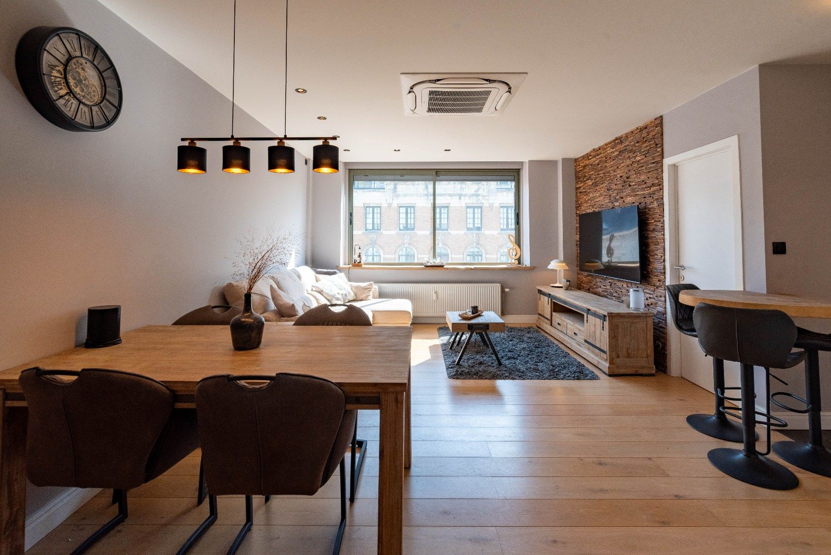 Prachtig gemeubeld appartement met autostaanplaats foto {{pictureIndex}}
