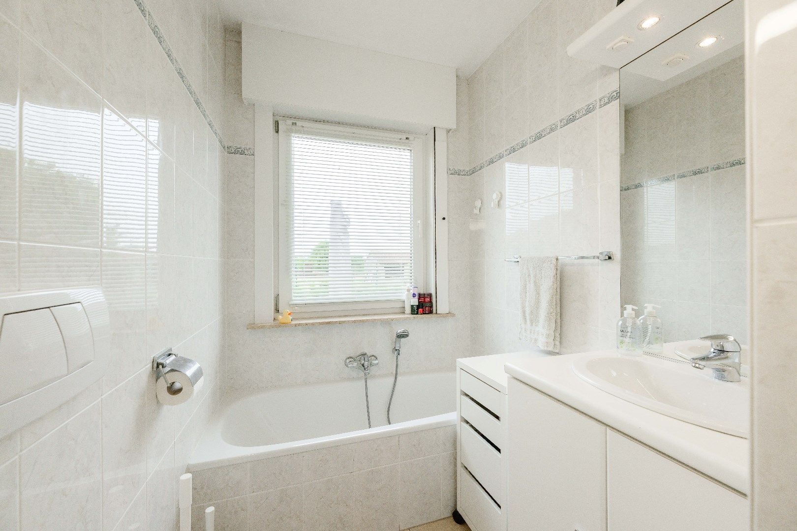 PERFECT INSTAPKLARE ENERGIEVRIENDELIJKE WONING IN HARTJE EGEM foto 10