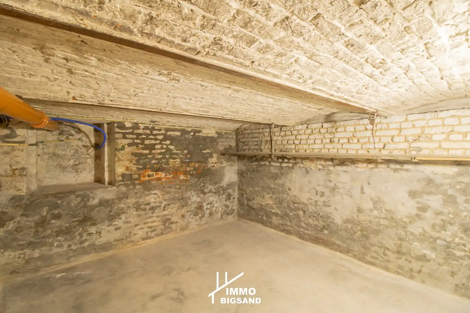 Volledig gerenoveerde woning te koop met 3 slaapkamers te Kortrijk foto 12