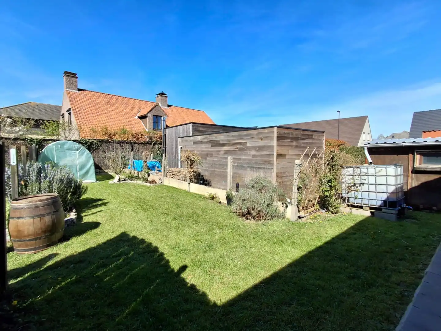 CHARMANTE  KLEINE WONING MET TUIN IN HET CENTRUM VAN AARSELE foto 8