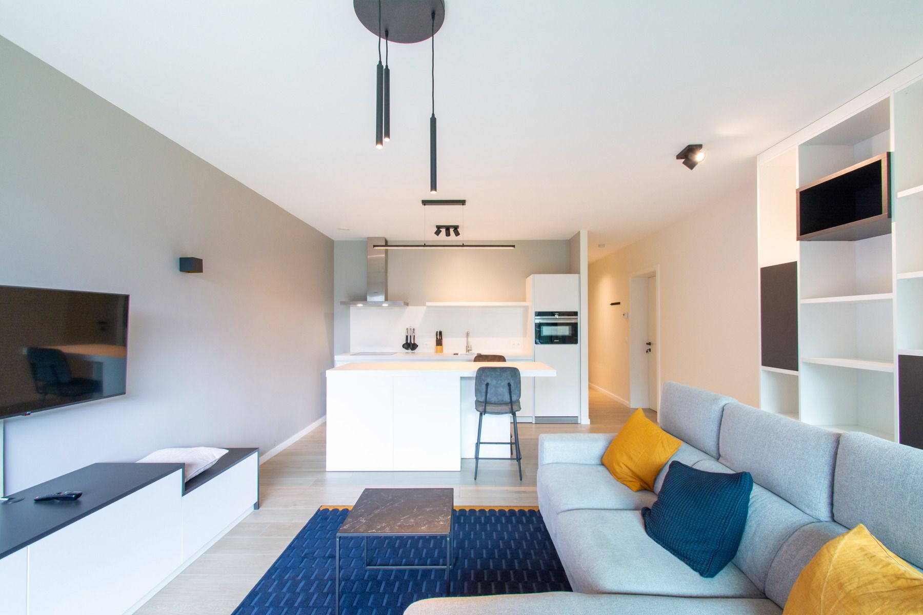 Gezelig lichtrijk gemeubeld 1 kamer appartement foto 3