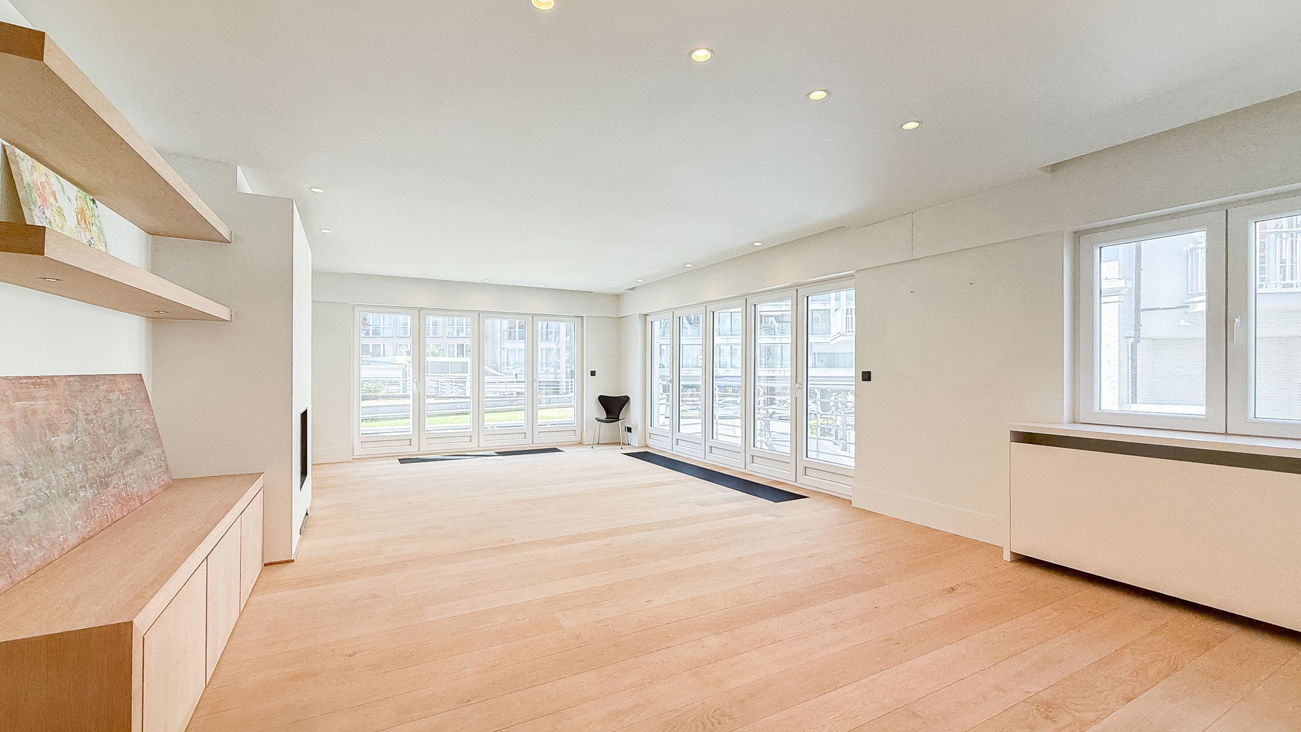 Ruim HOEKAPPARTEMENT tussen Albertplein en Driehoeksplein foto 3