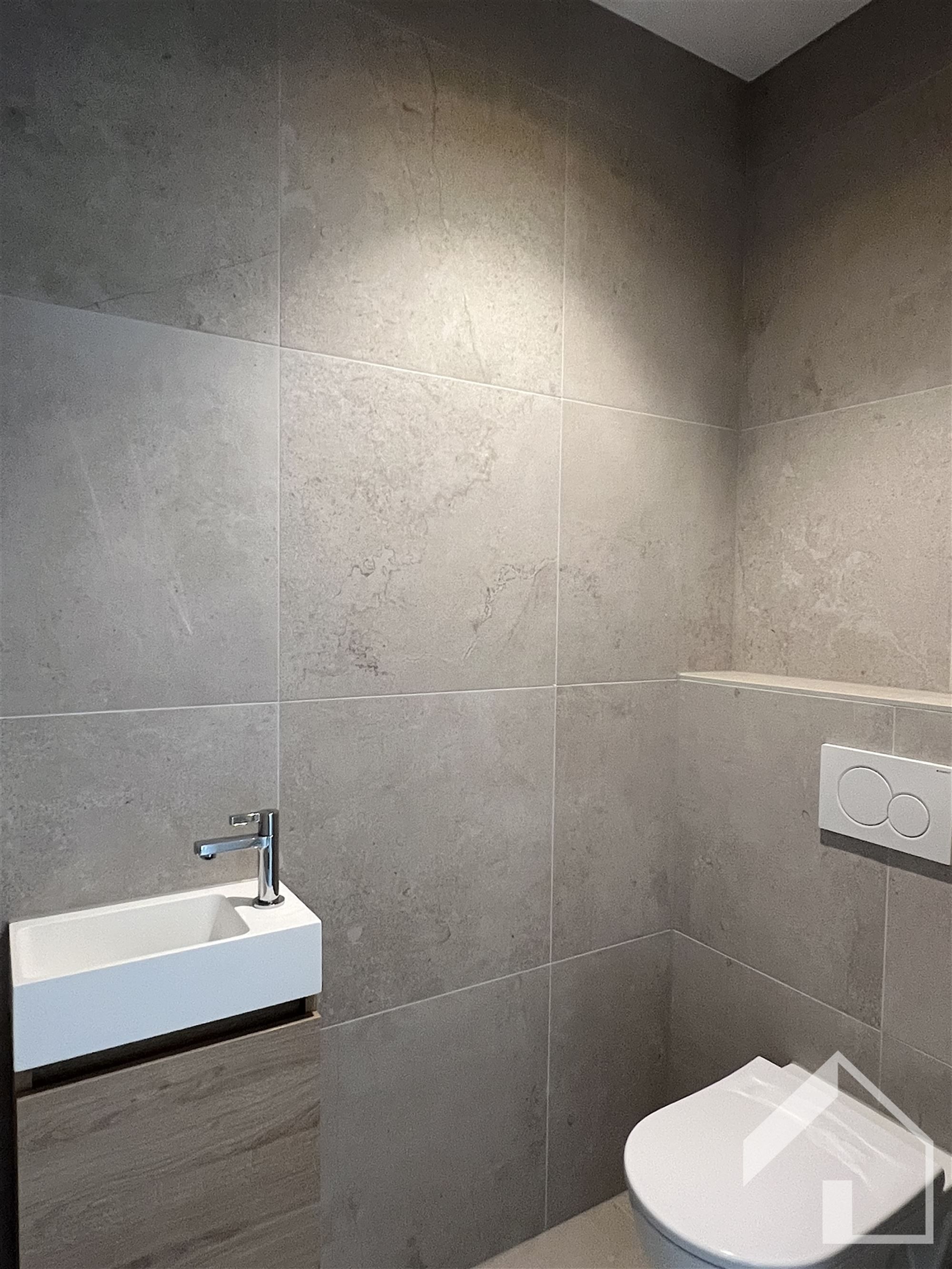 Nieuwbouwappartement met staanplaats en kelderberging foto 6