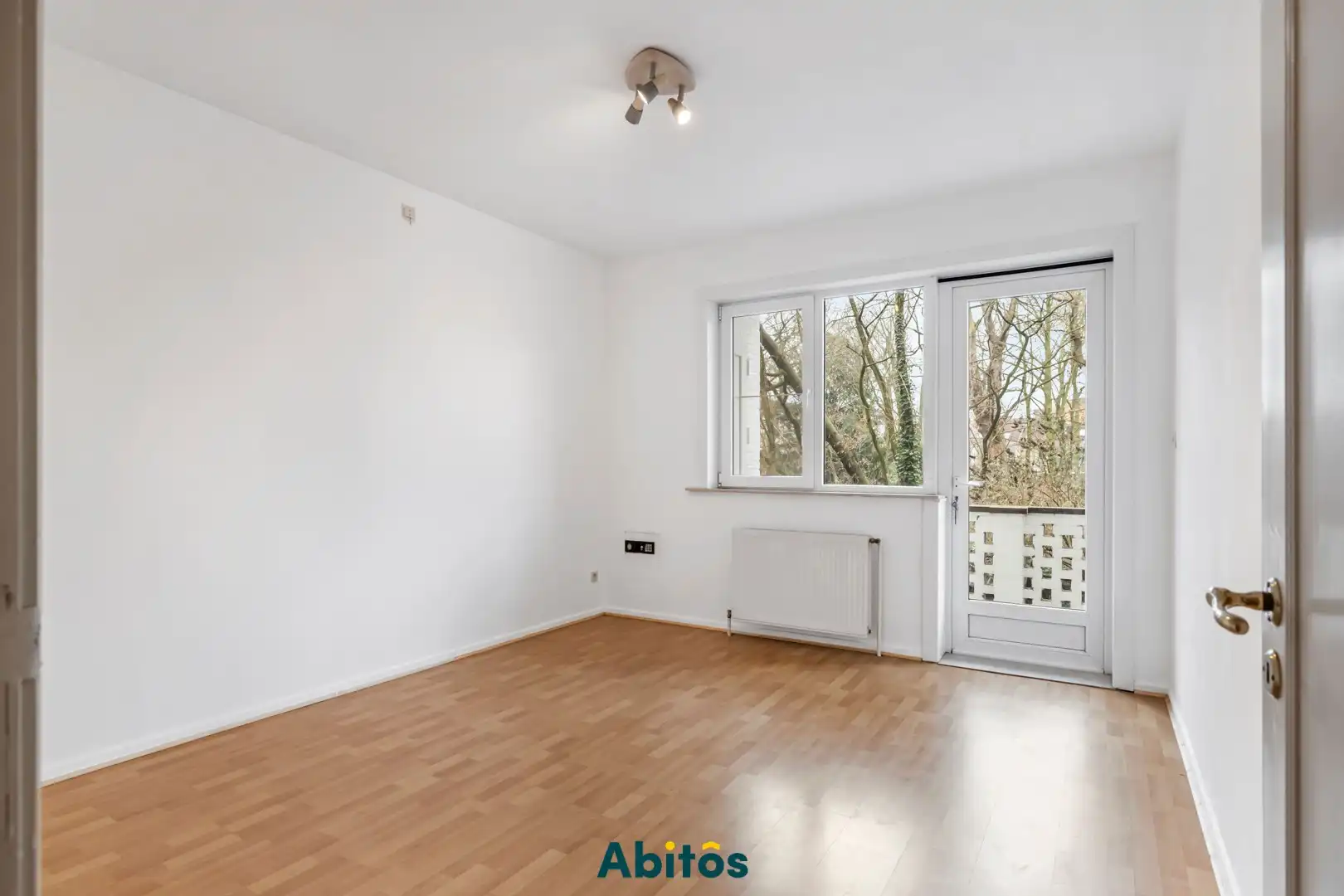 Twee slaapkamerappartement met garagebox foto 16
