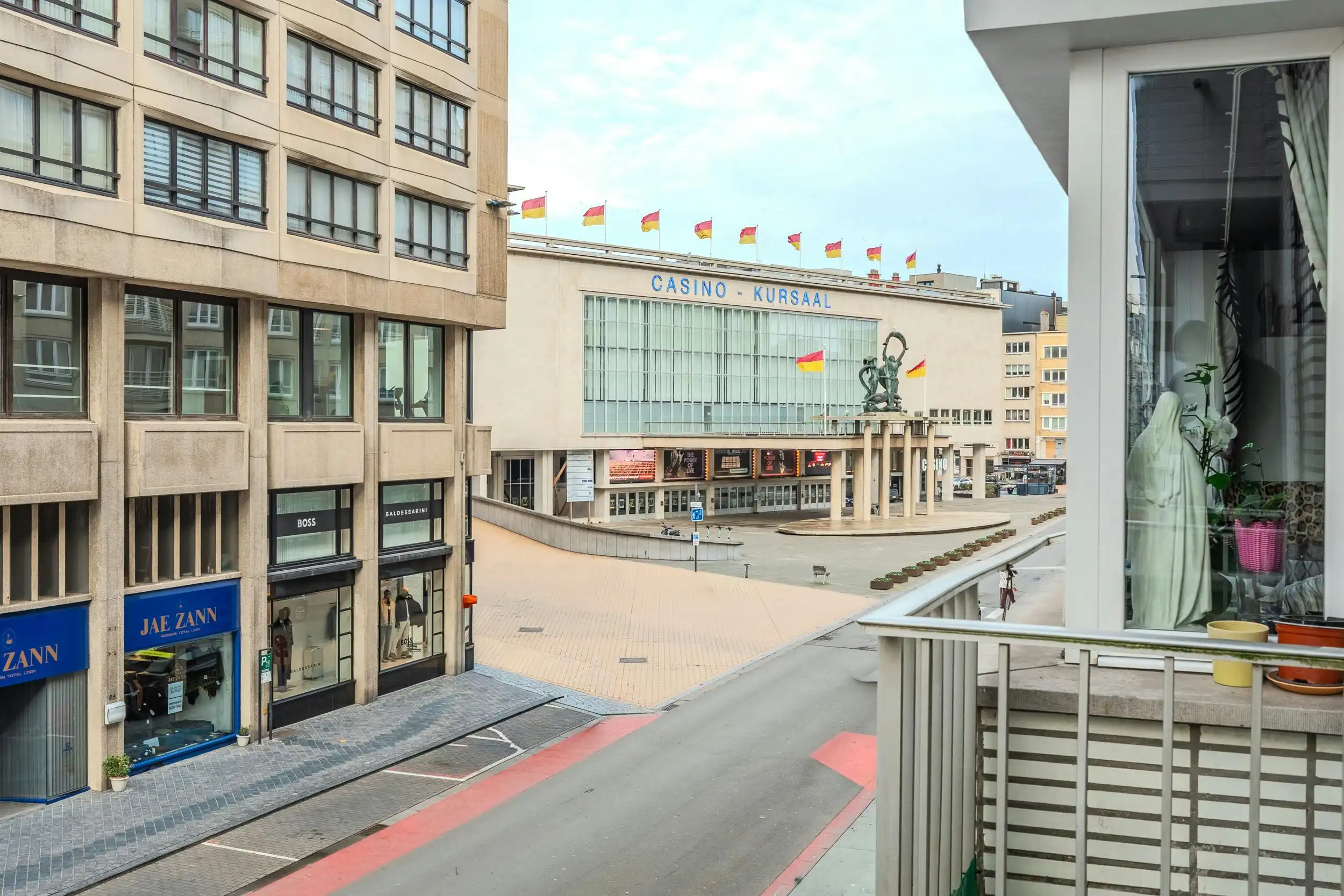 Verzorgd 2 slaapkamer appartement te koop te Oostende  foto 14