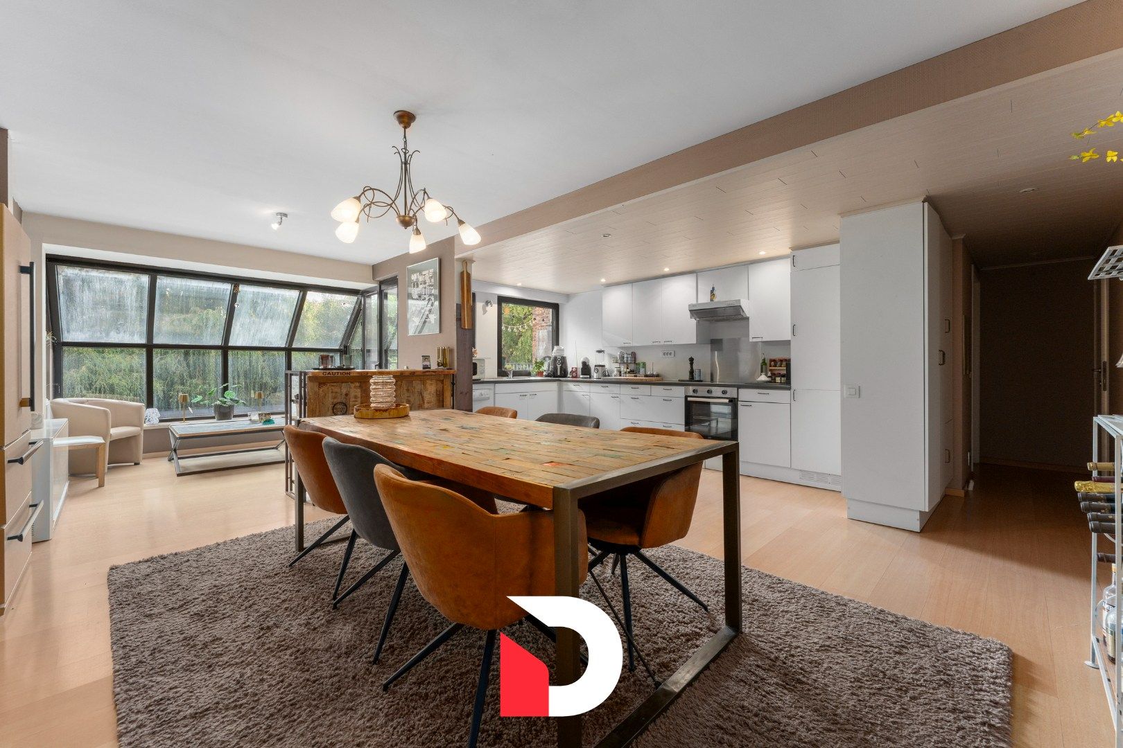 Ruim en lichtrijk appartement met uitzonderlijke uitzichten foto {{pictureIndex}}