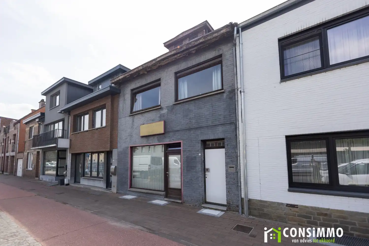 Renovatiepand met bijzonder veel potentieel in Genk-Waterschei foto 2