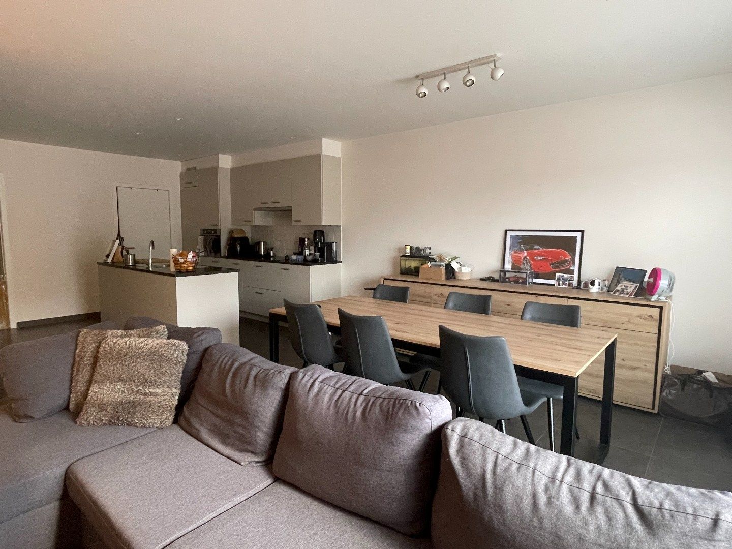 Hedendaags 2 slpk appartement met carport te Maria Ter Heide foto 2