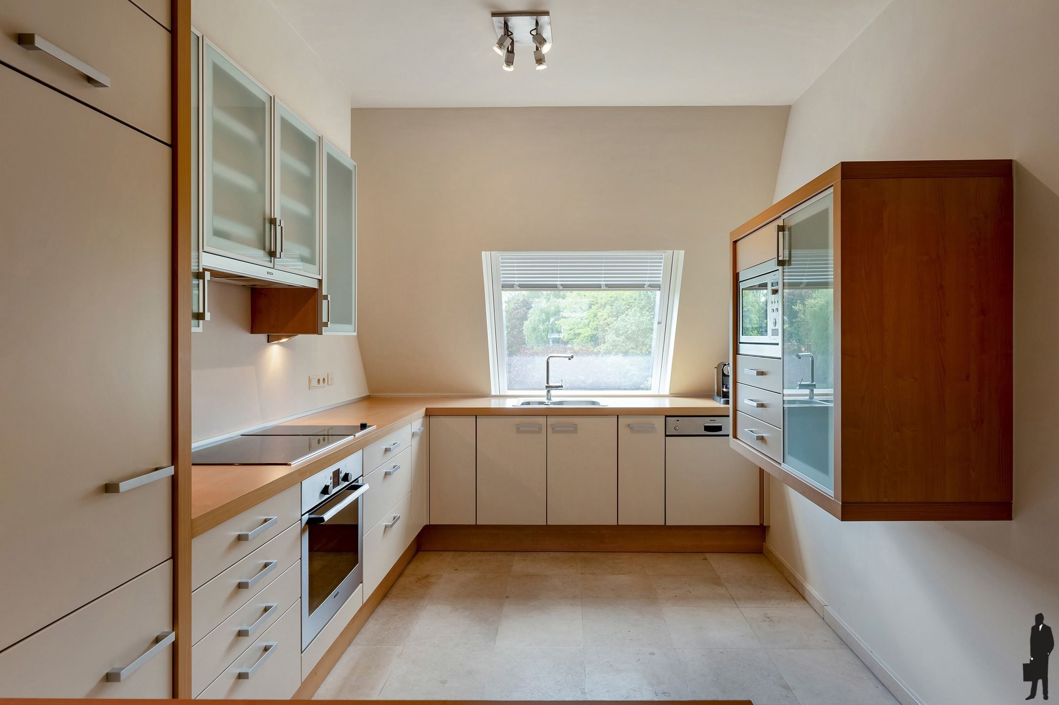 Mooi ruim appartement (ca. 162m²) in domein 'De List' residentie Conti met o.a. 2 slaapkamers, 2 badkamers, inclusief ondergrondse parkeerplaats.  foto 9
