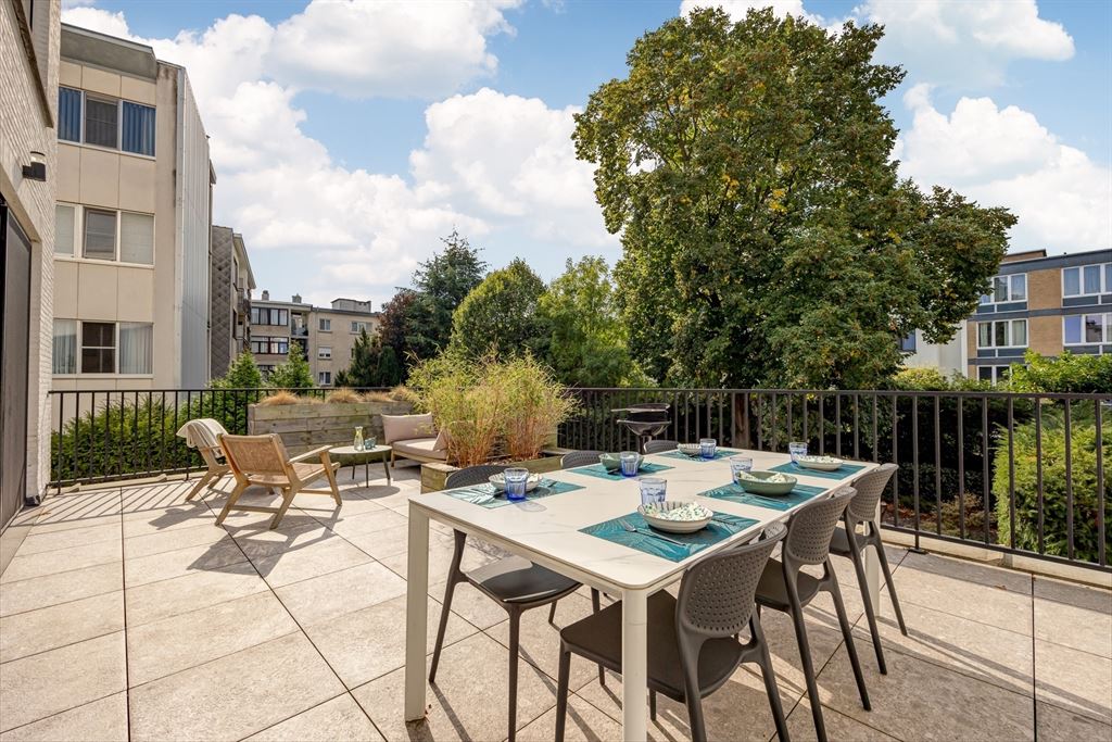 Luxueus appartement met 2 terrassen en autostaanplaats en ta foto 3
