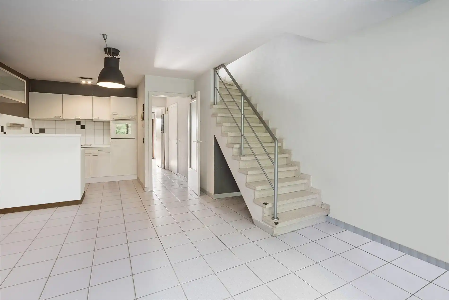 Uitstekend gelegen appartement met 2 slaapkamers foto 3