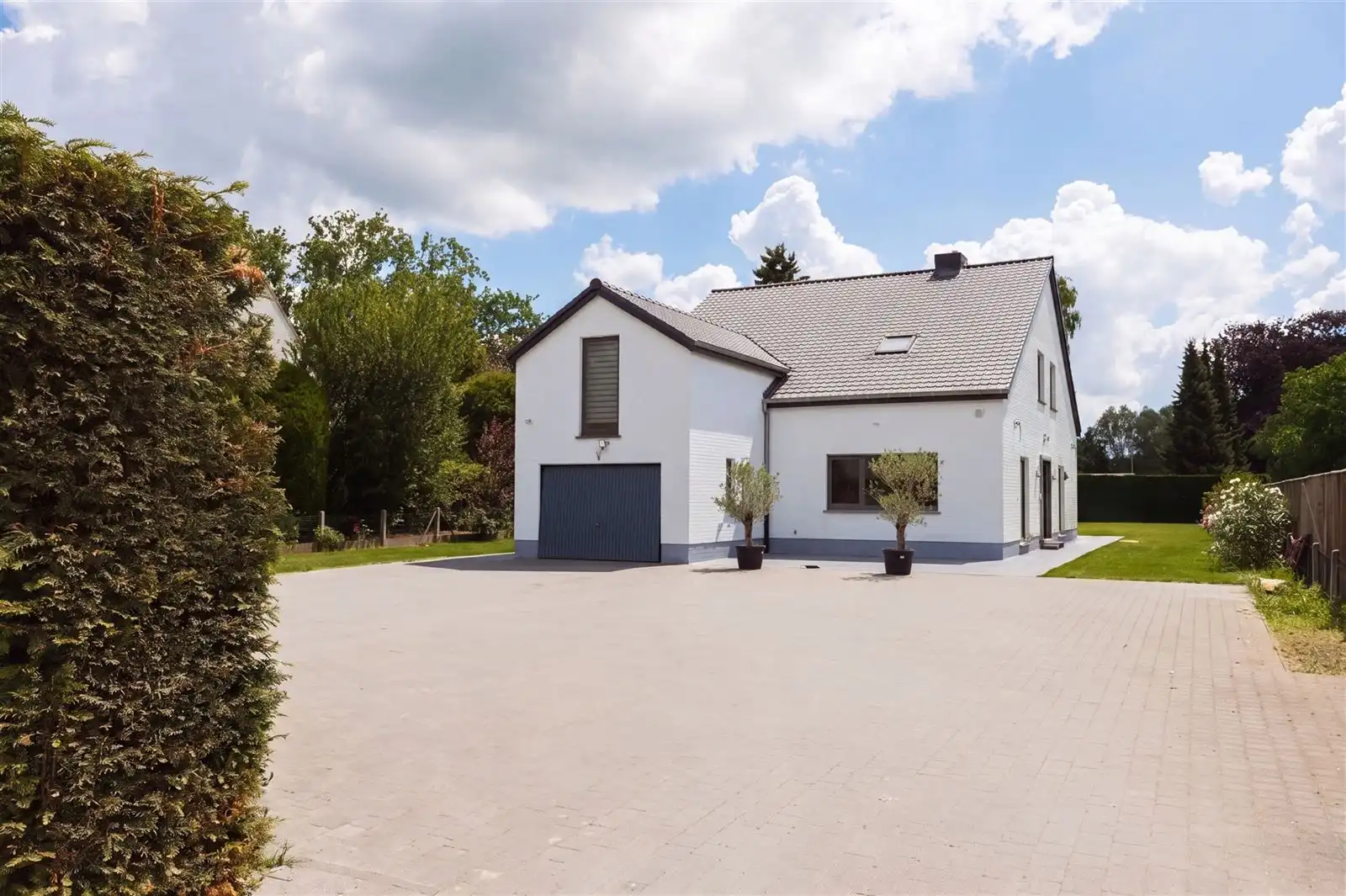 Luxueus afgewerkte villa met 5 slaapkamers in Leerne! foto 24