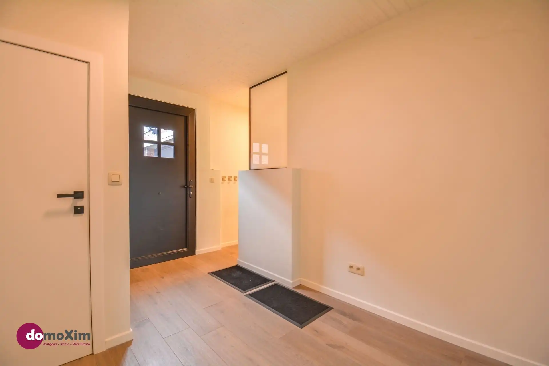 Volledig gerenoveerde woning met zonnige tuin nabij het centrum van Schiplaken foto 13