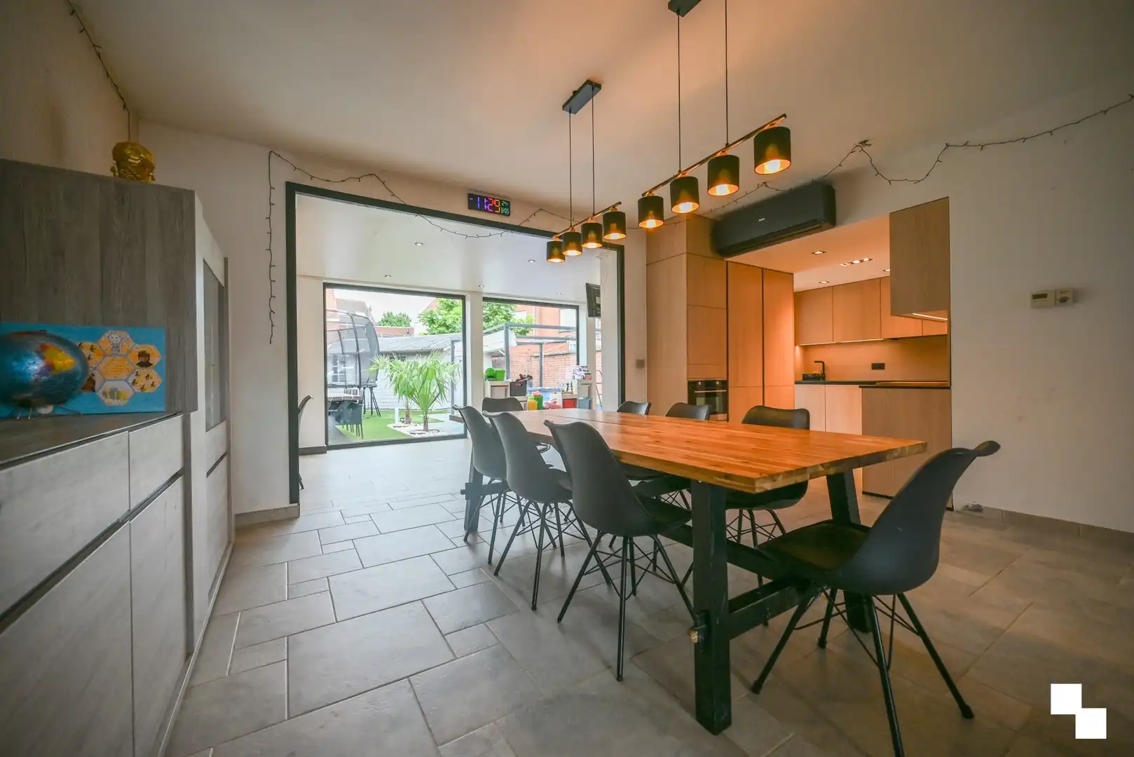 Energiezuinige, gerenoveerde gezinswoning met inpandige garage foto 10