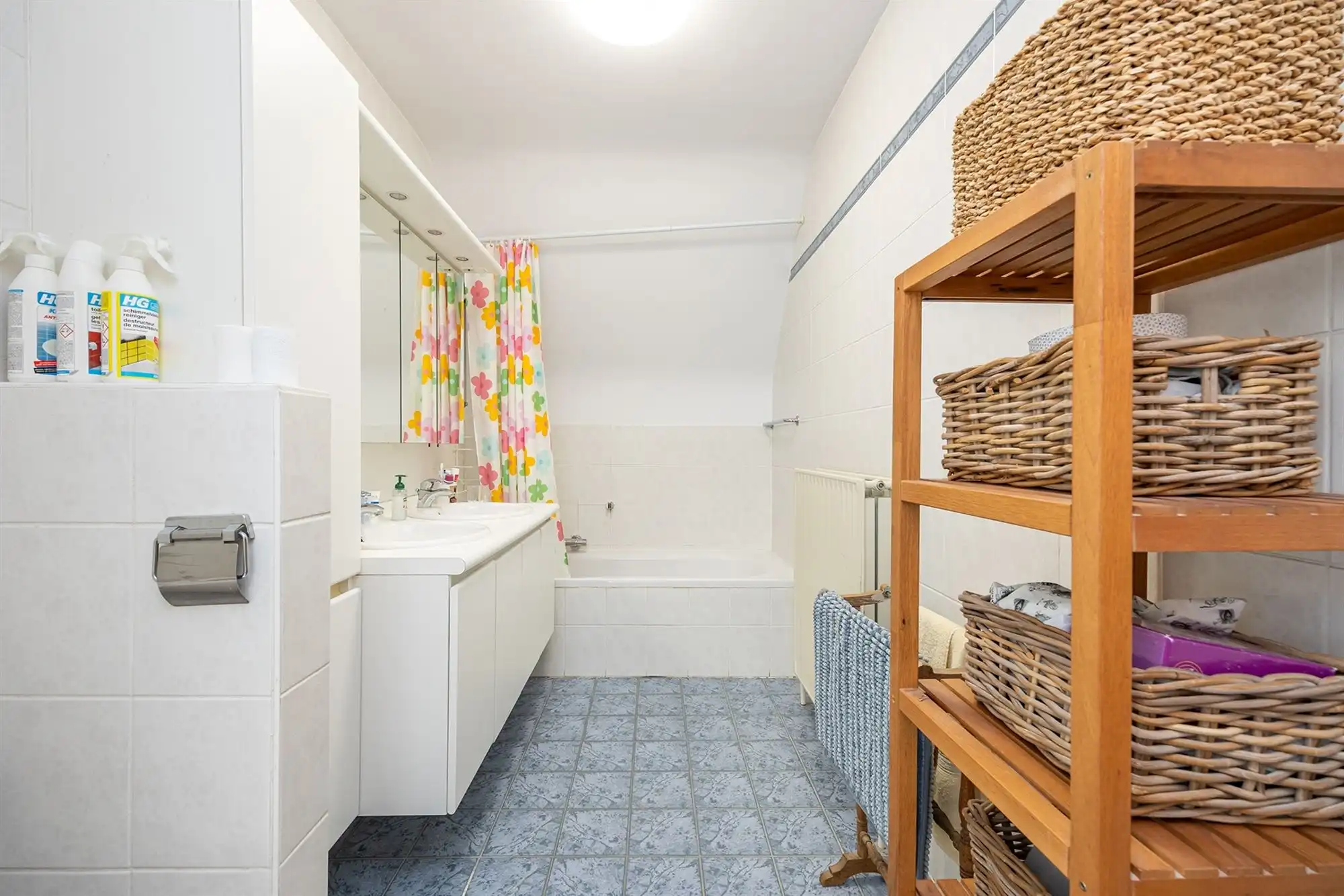 instapklaar huis met drie slaapkamers en ruime tuin foto 19