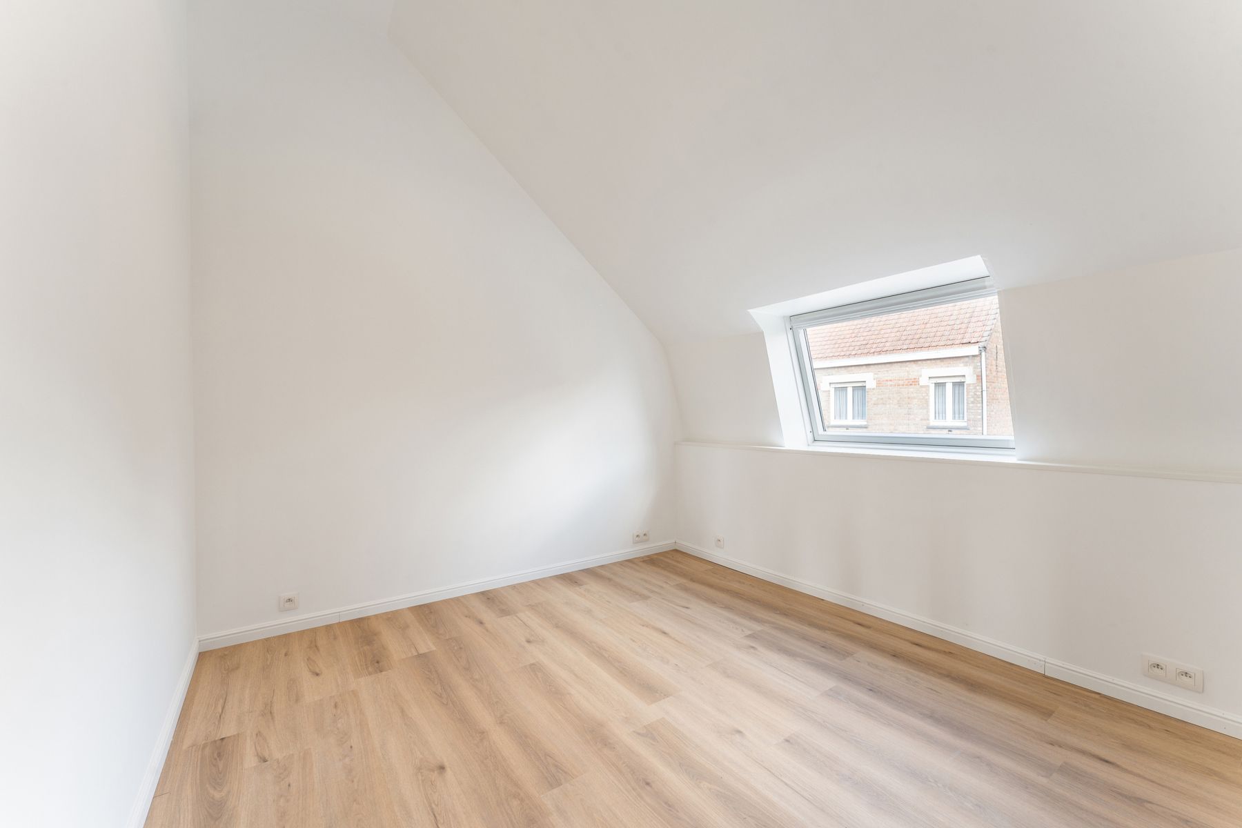 Gerenoveerde woning | 3 slpk | uniek zicht over de velden foto 15
