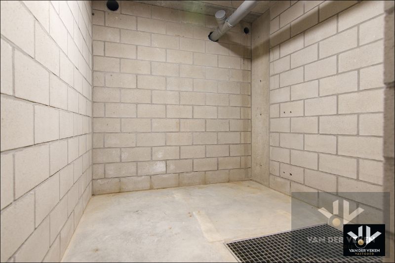 Ruim gelijkvloers nieuwbouwappartement met 4 slaapkamers en 2 badkamers, een terras en een mooie tuin op een goed bereikbare locatie! foto 23