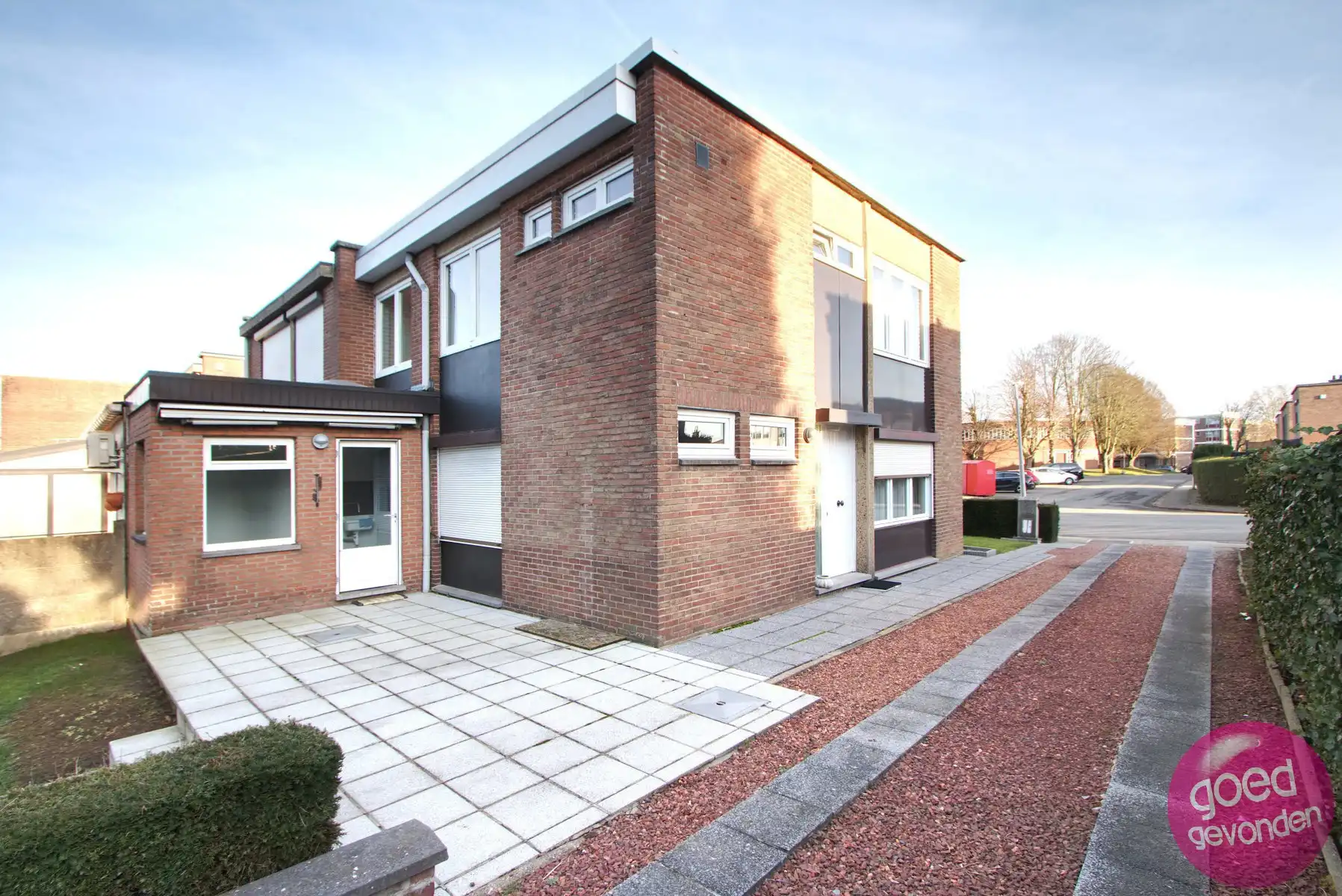 Hoofdfoto van de publicatie: HOB - 3 SLK - TERRAS - TUIN - GARAGE - RUSTIG en CENTRAAL