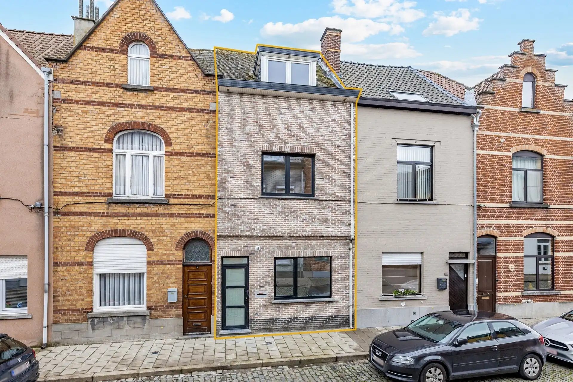 Lichtrijke, instapklare woning met tuin op wandelafstand van centrum foto {{pictureIndex}}