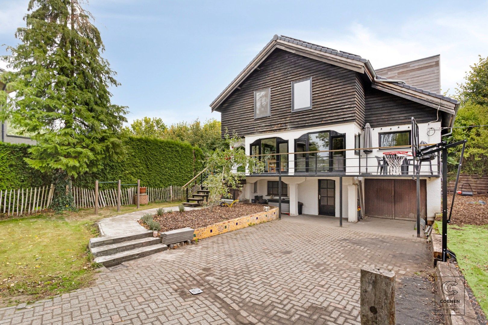 Charmante woning van 155 m² op een TOPligging te Sint-Job-in-'t-Goor! foto {{pictureIndex}}