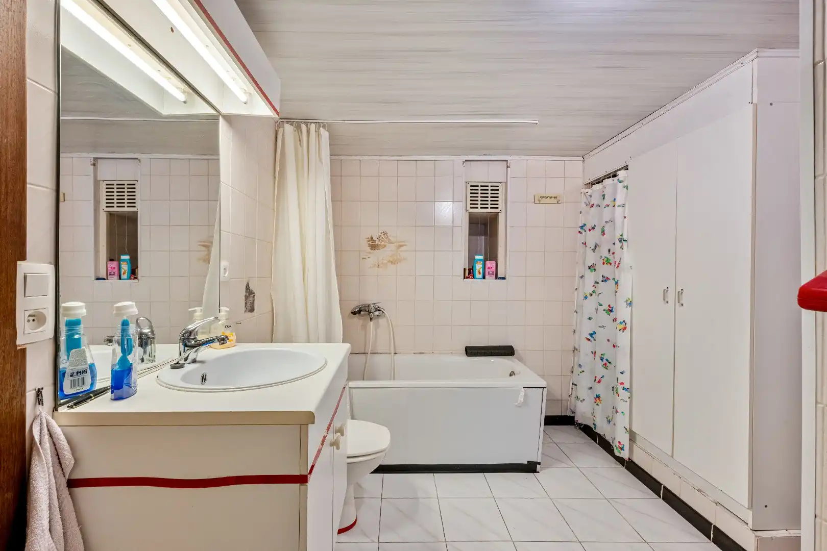 Verzorgde stadswoning met zicht over de Dendervalei foto 15