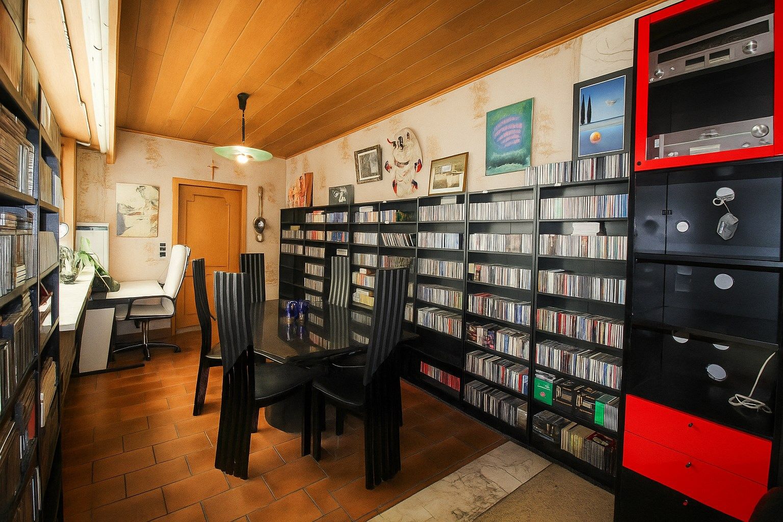Te koop: Ruime en charmante halfopen bebouwing met uitgestrekte tuin, optie tot vijf slaapkamers en veel renovatiepotentieel in het centrum van Sint-Niklaas foto 5