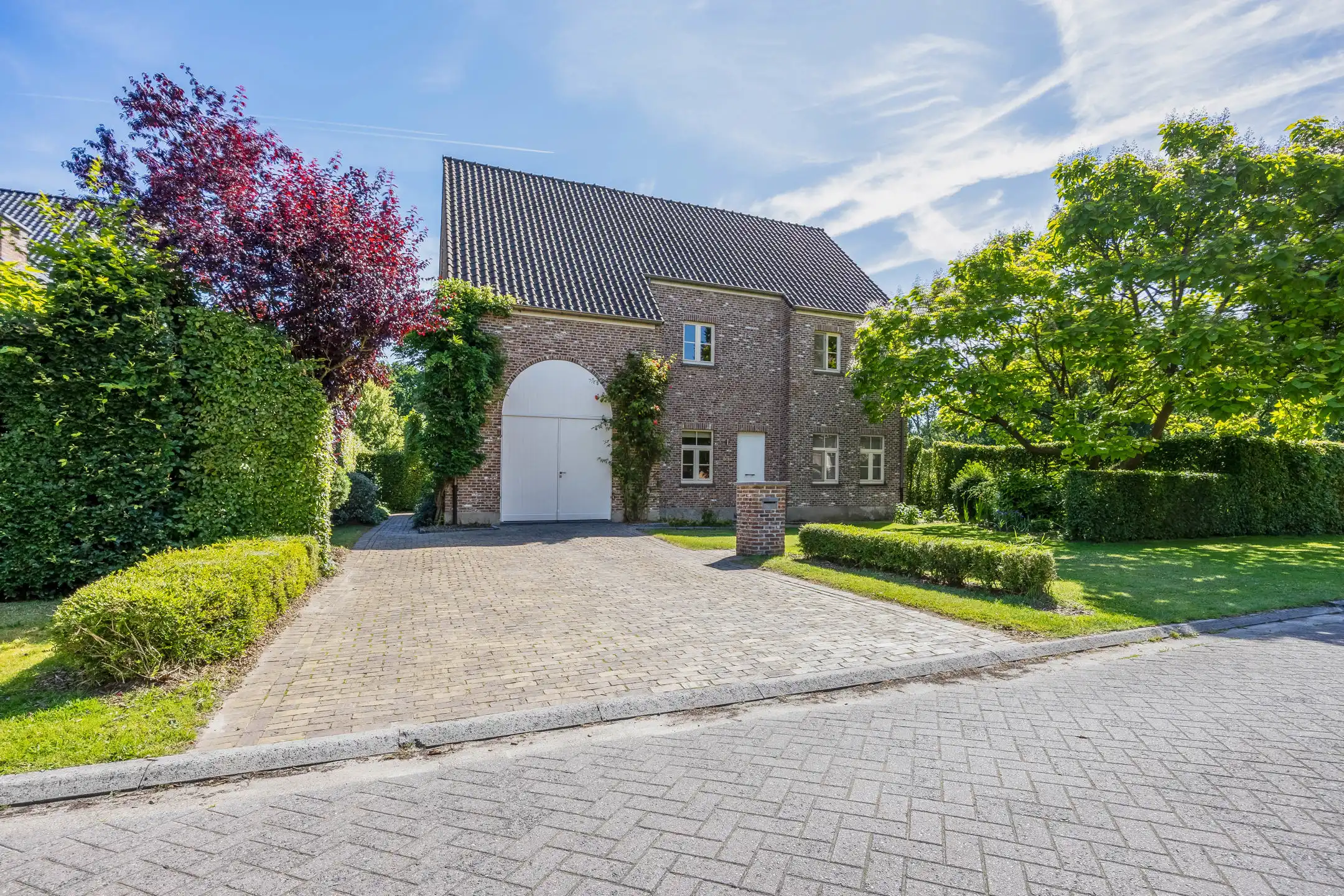Rustig gelegen villa met prachtige tuin en zwemvijver foto 47