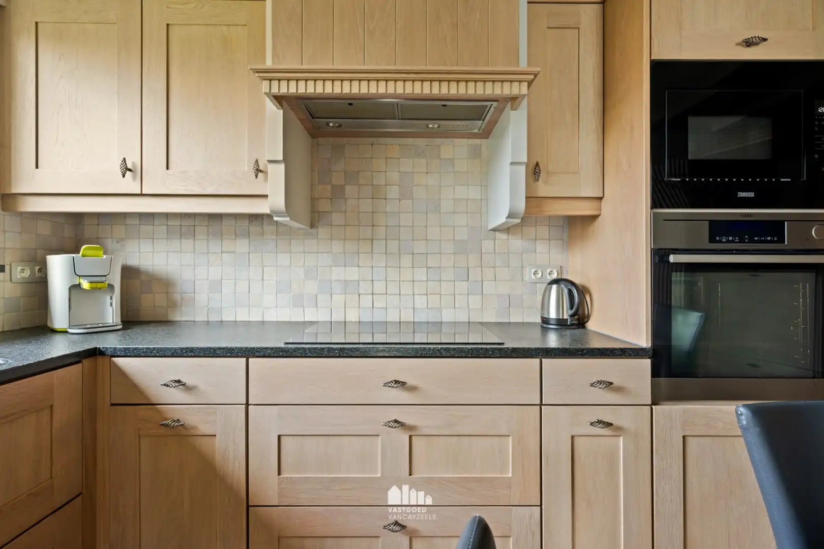 Instapklare villa met zonnige tuin op topligging in rustige wijk te Ieper    foto 17