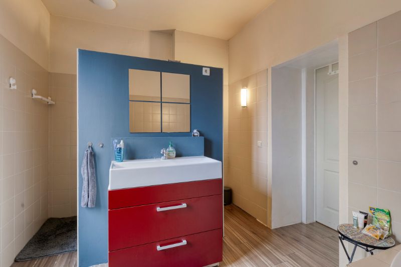 Aangename op te frissen woning met drie slaapkamers foto 14