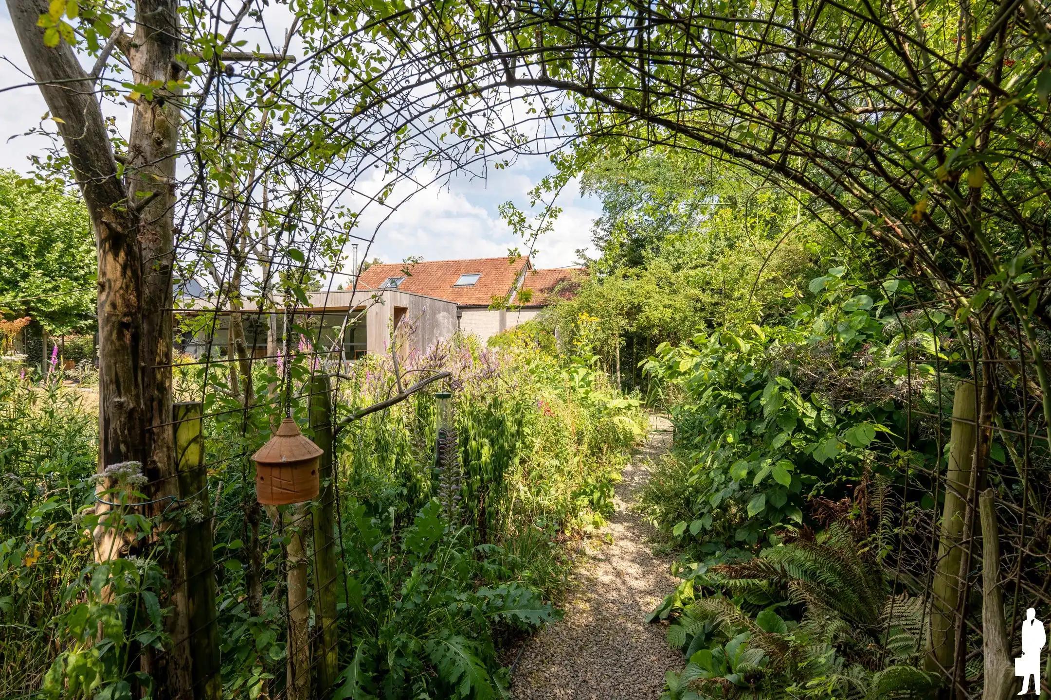 Unieke woning; architecturaal ontwerp, organische natuurtuin foto 31