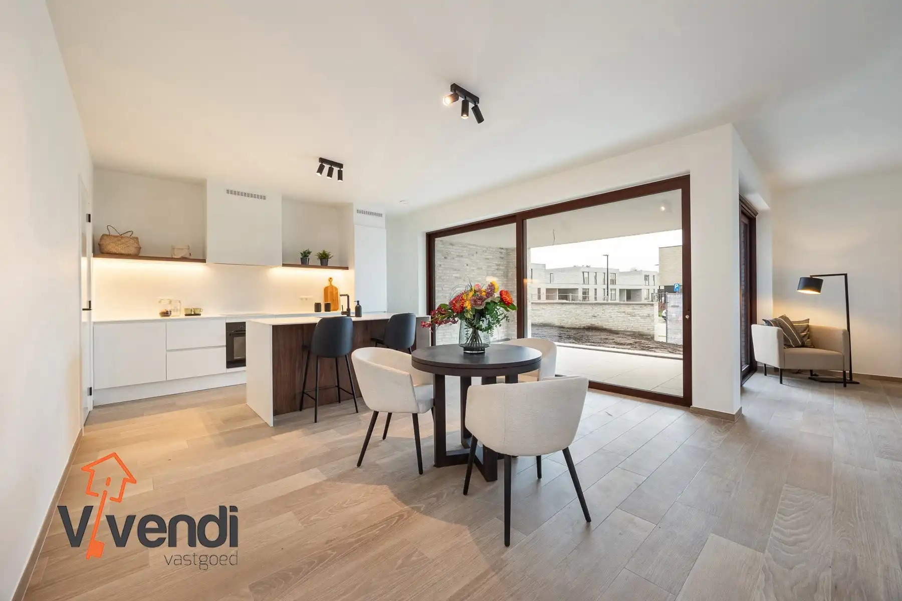 Gelijkvloers appartement van 110m² met 2slpk. foto 5