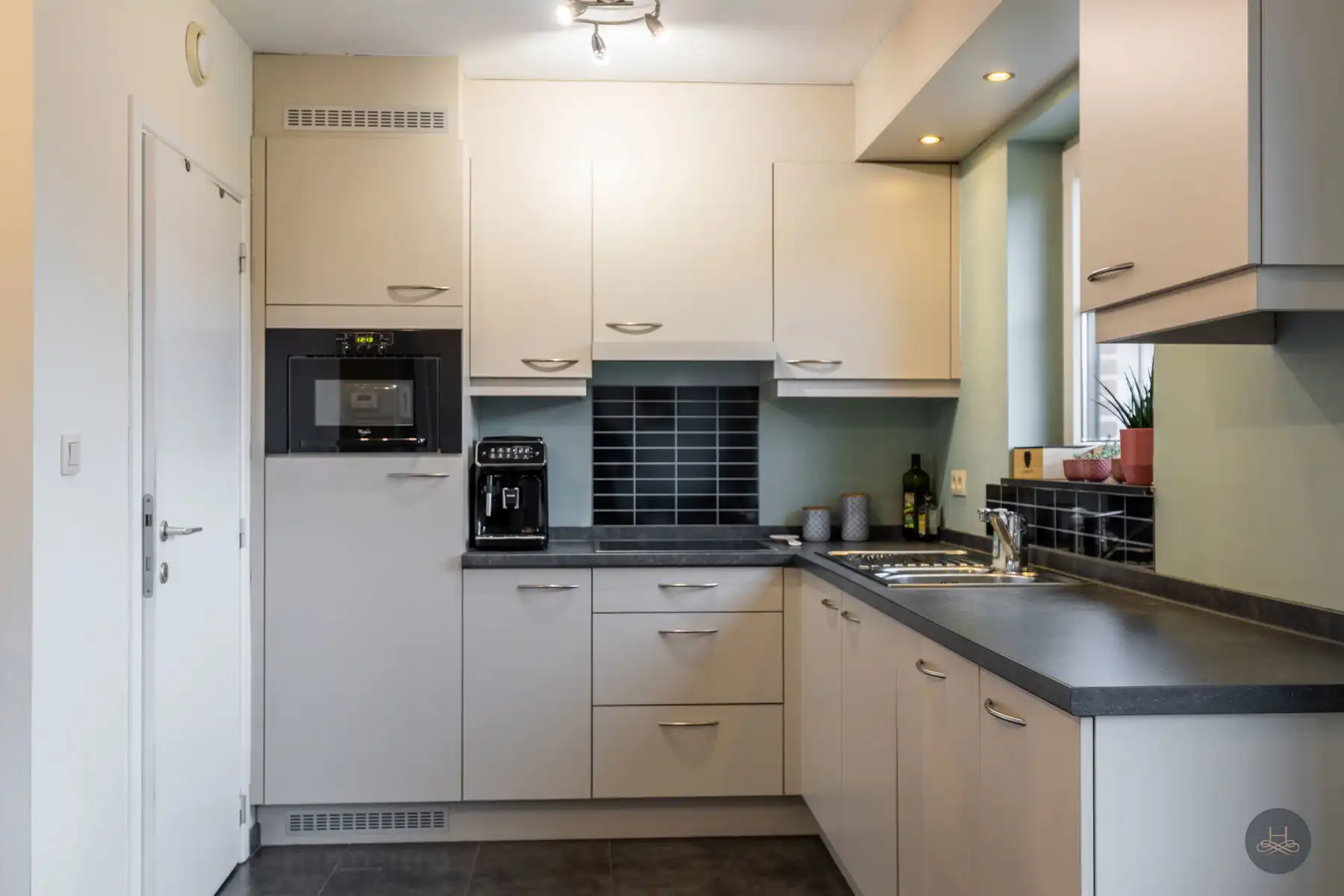 Groot duplex appartement+garage in centrum Baal foto 11