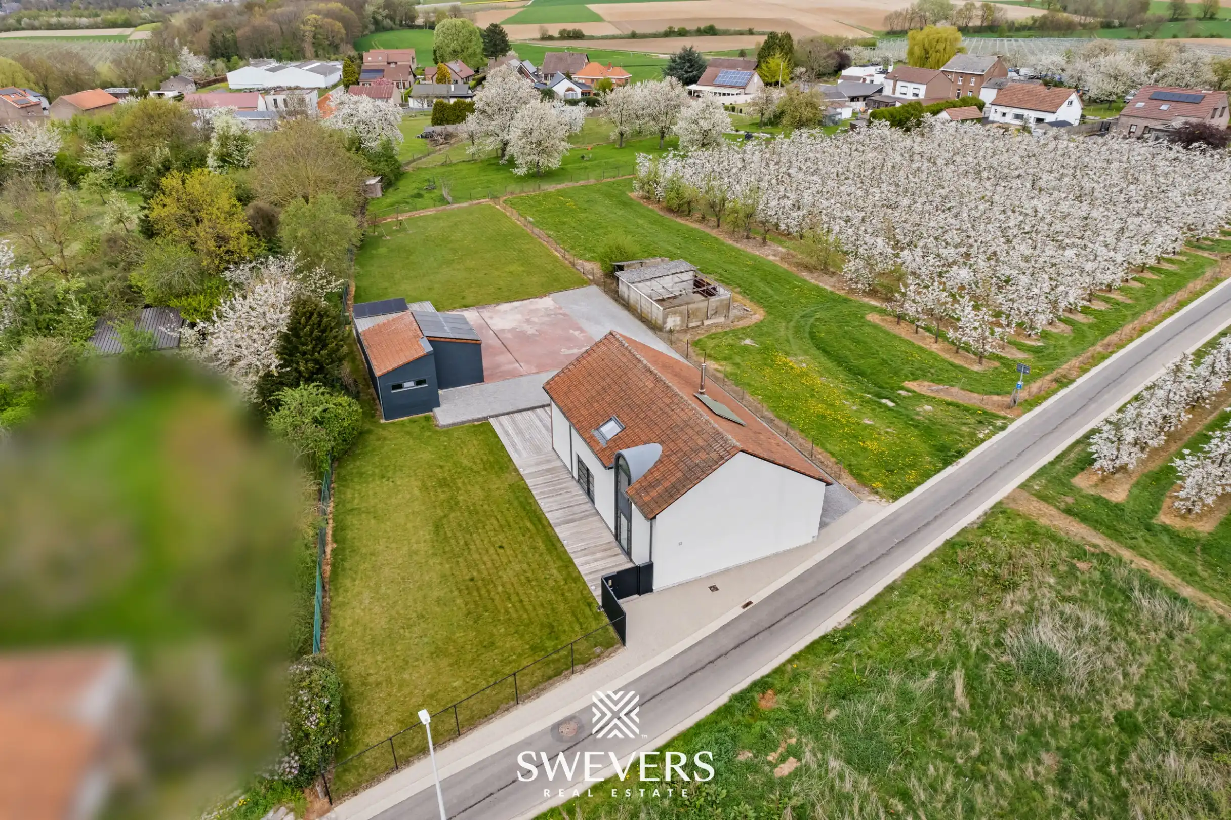 Instapklare open bebouwing met ruime tuin en prachtig uitzicht tussen de boomgaarden in Gingelom foto 32