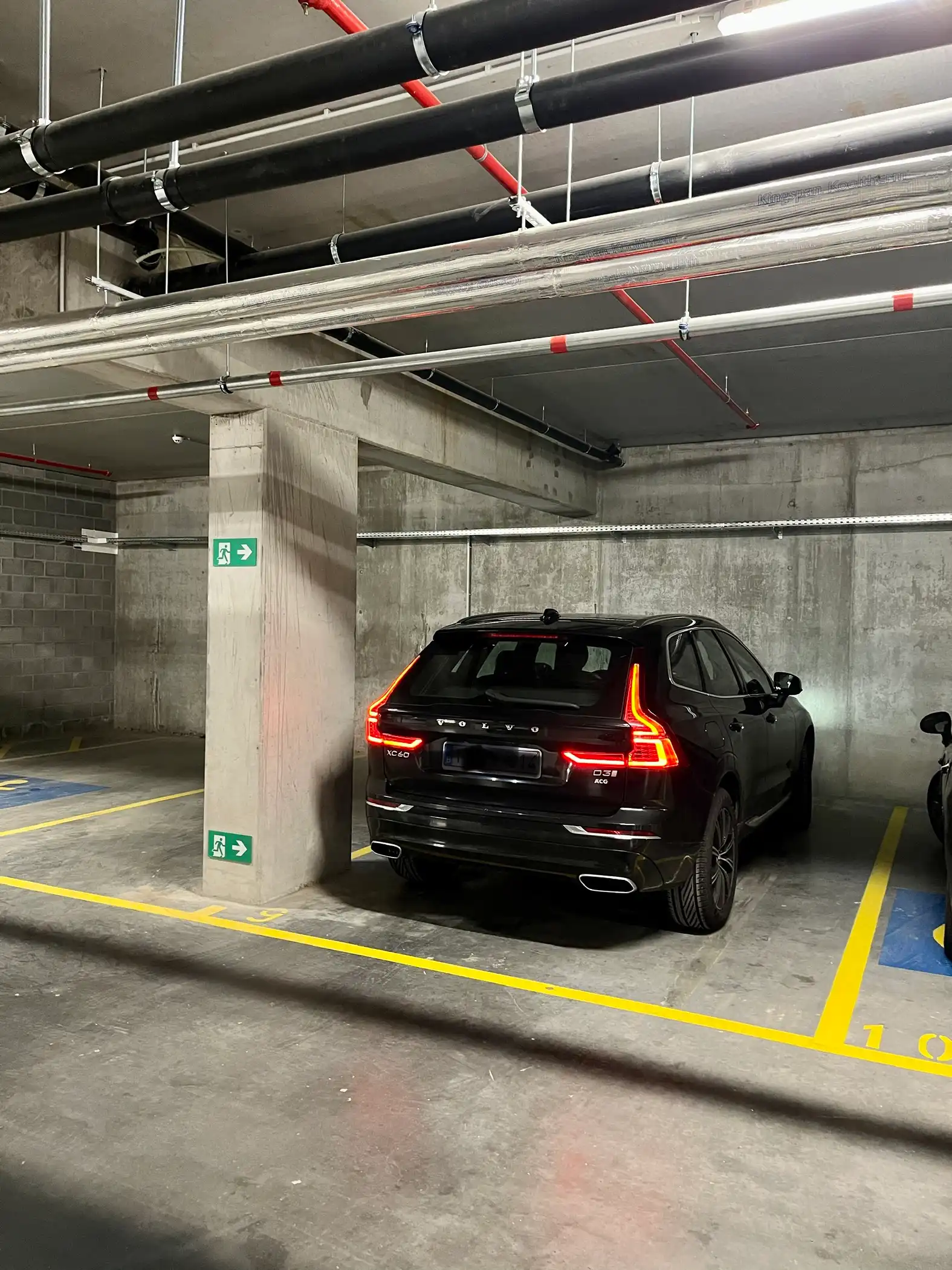 Instapklaar recent appartement met terras foto 17