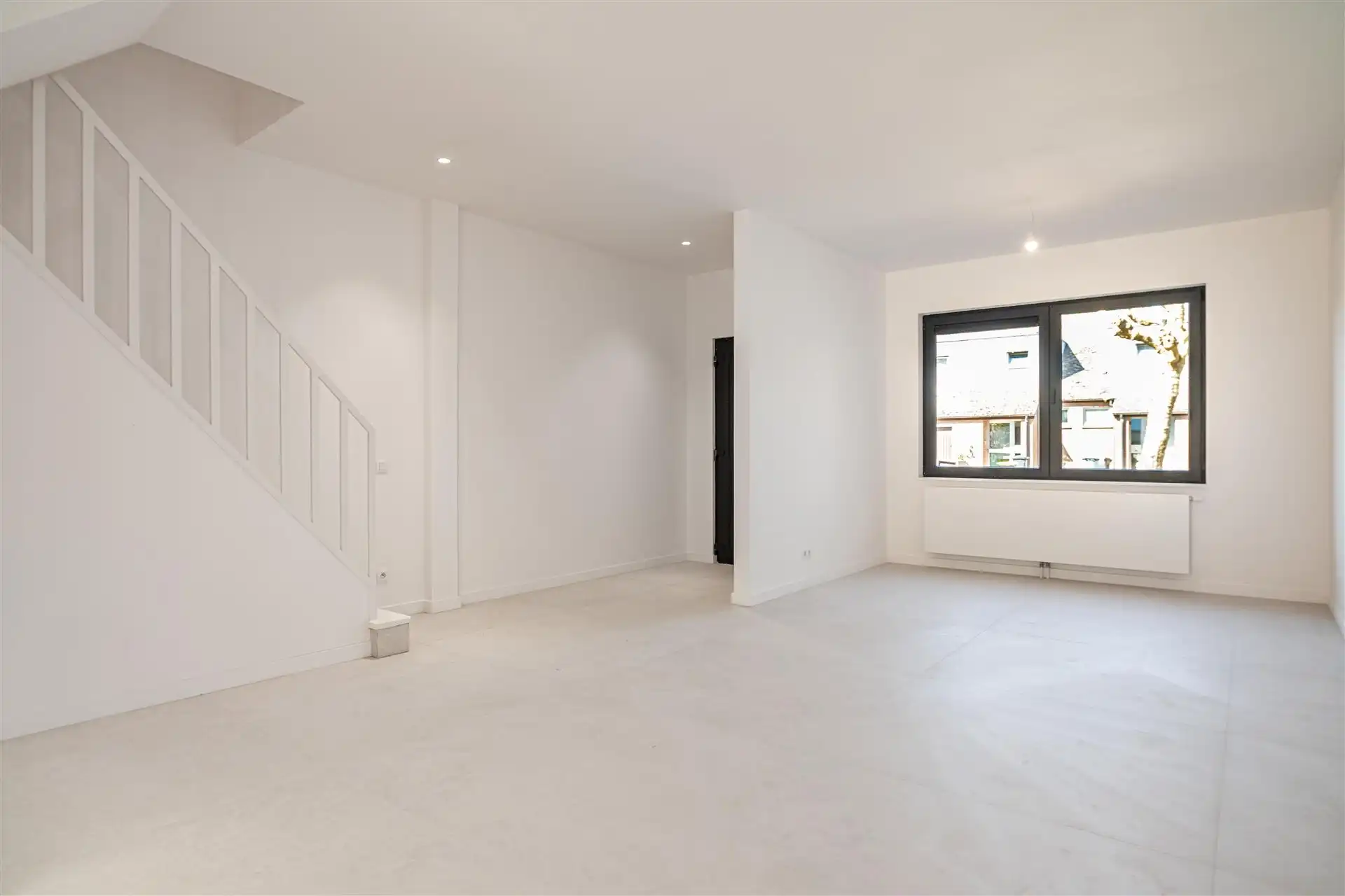 Stijlvol gerenoveerde woning met ZO-tuin in Hove foto 9