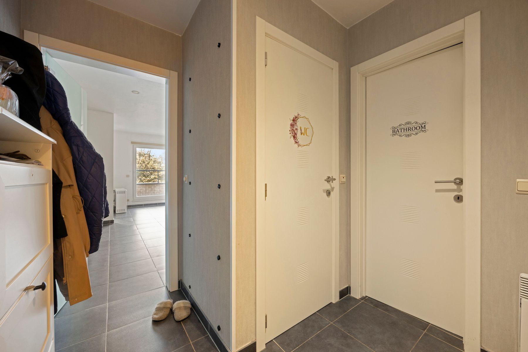 Ruim appartement met 2 slaapkamers, terras en parking  foto 9