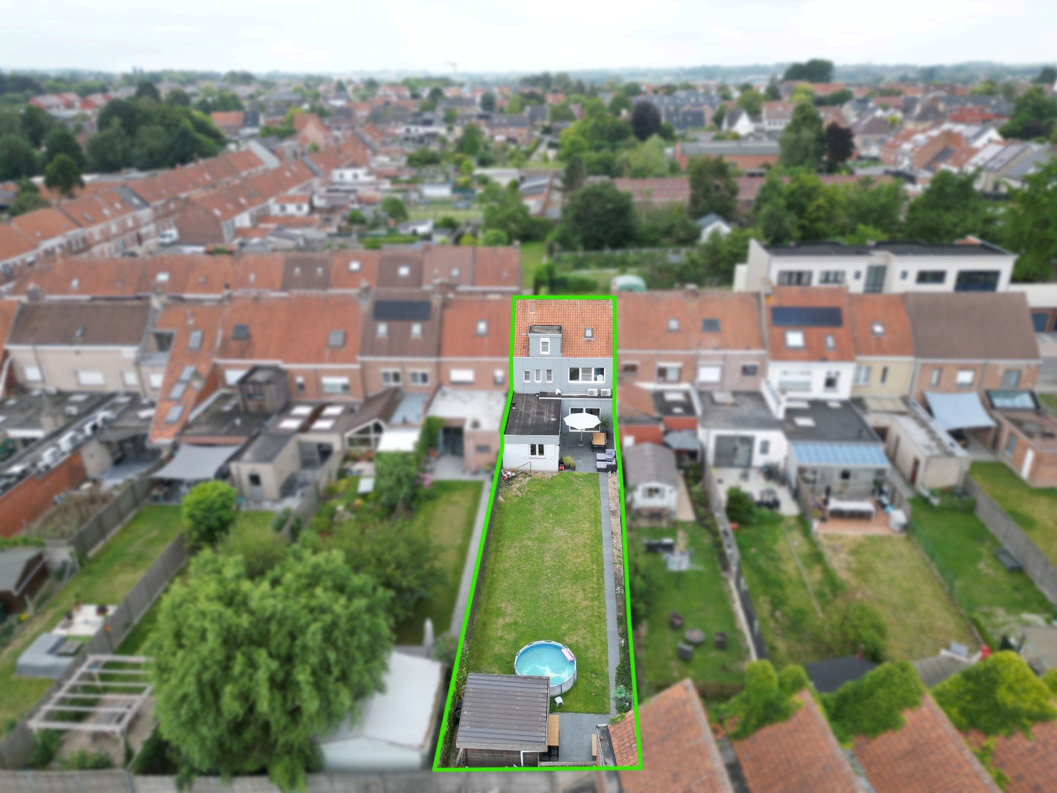 Gerenoveerde woning met garage foto 34