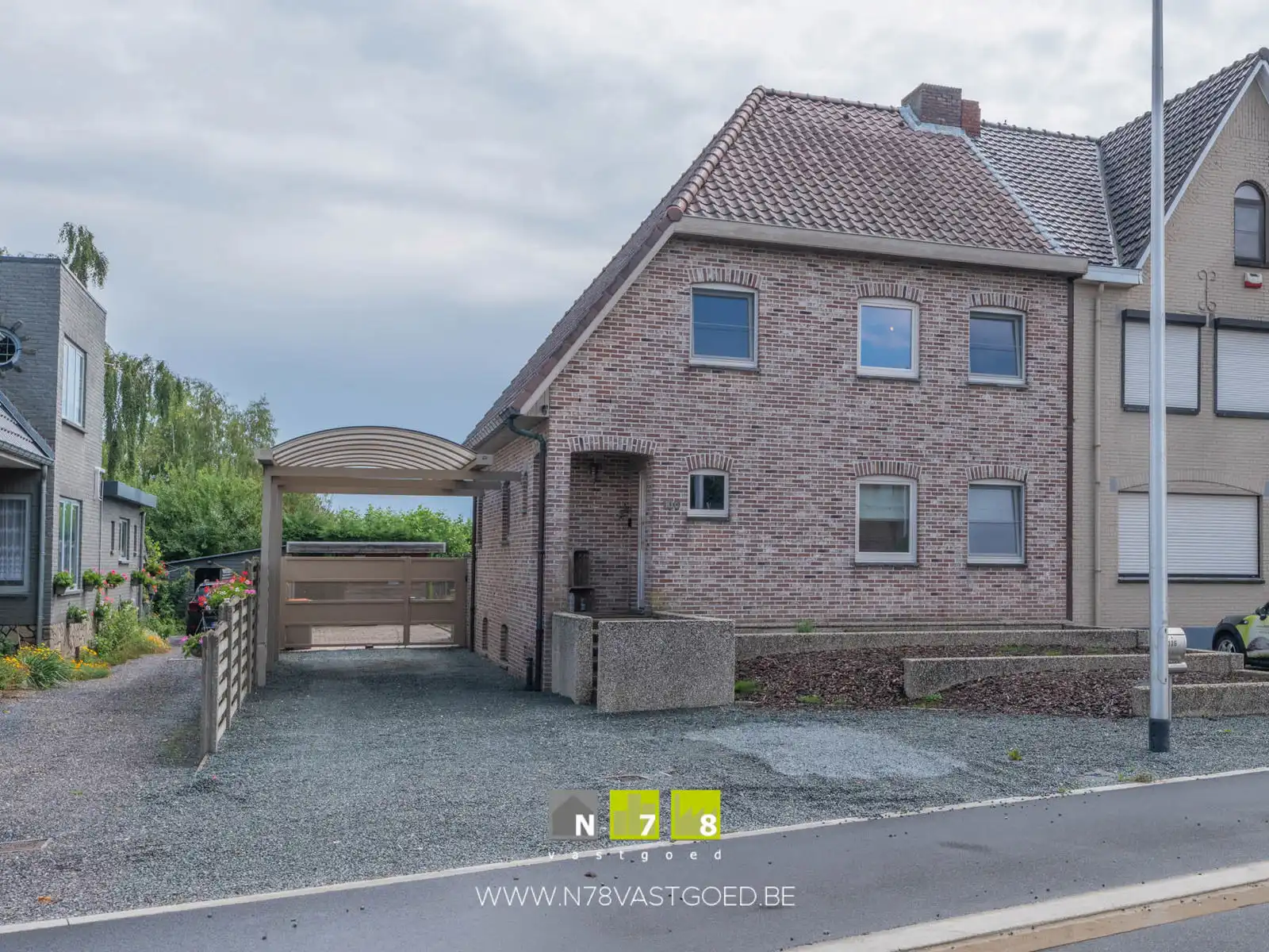 Huis te koop foto {{pictureIndex}}