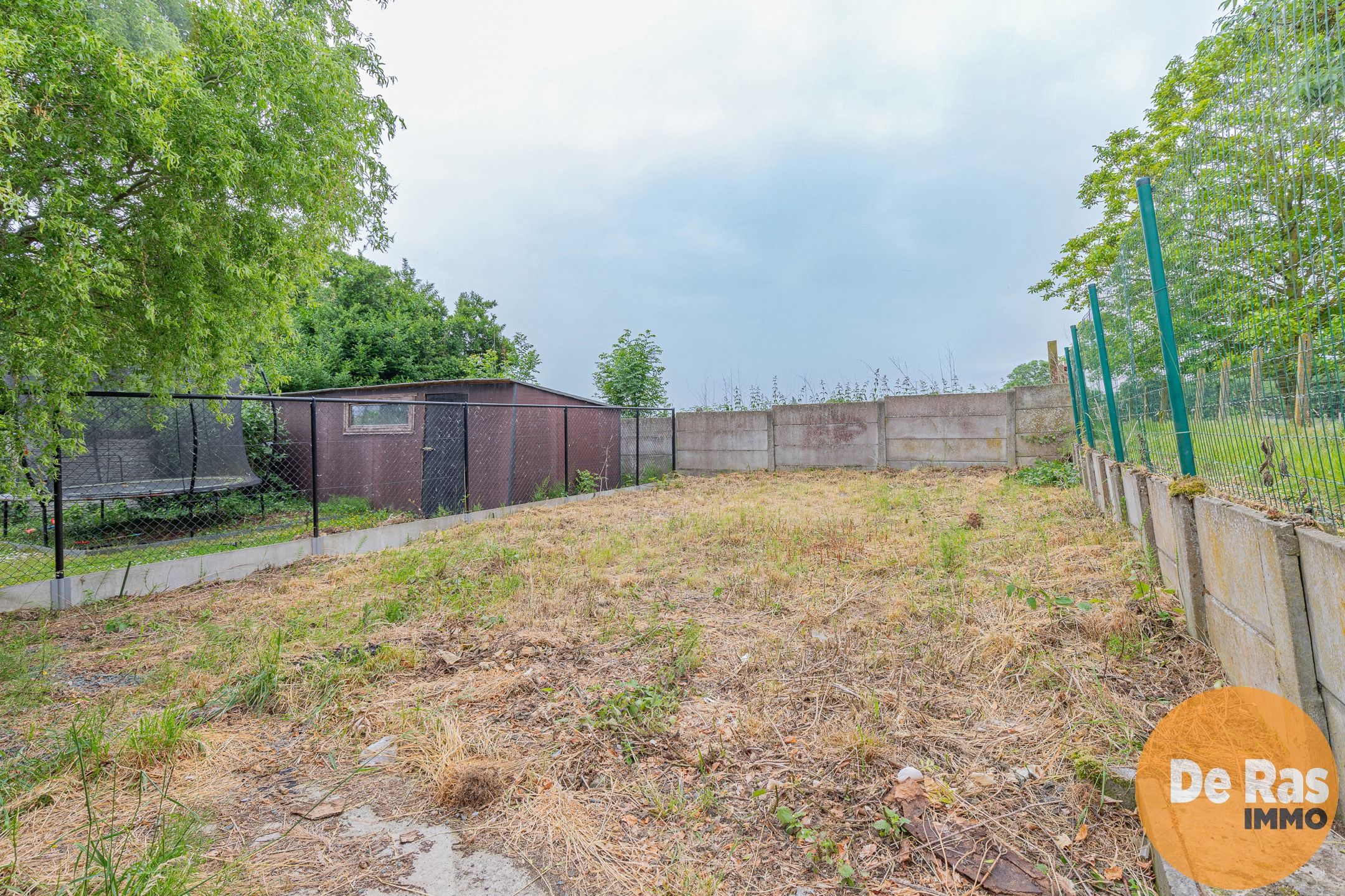 ERPE-MERE - Praktische halfopen woning met garage/loods. foto 24