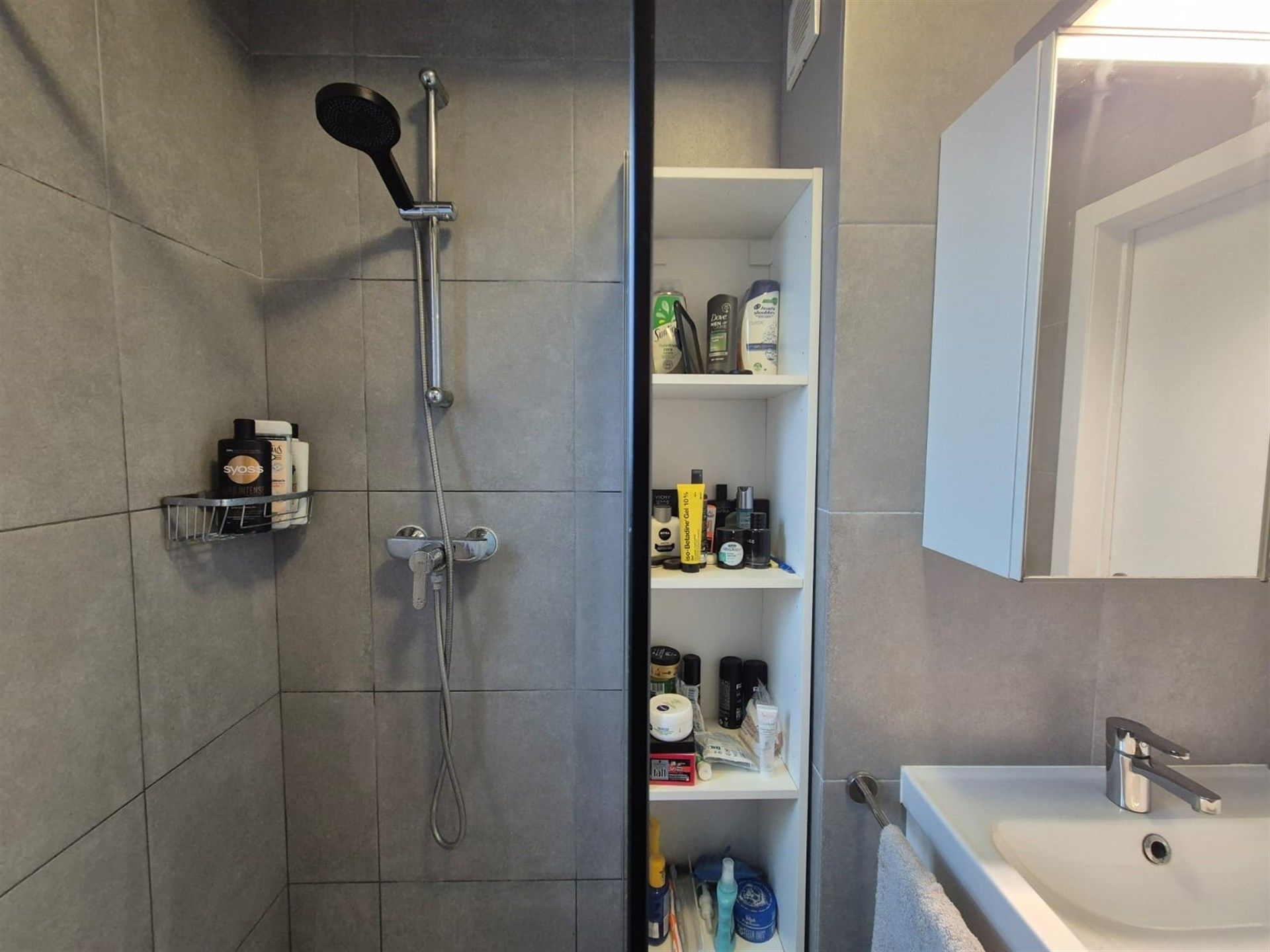 Gunstig gelegen 2 slaapkamer appartement. foto 17