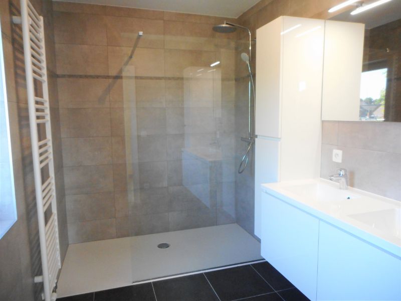 Instapklaar duplexappartement met 2 ruime slpks,  ruim terras (18m²), ondergrondse autostpl + kelder foto 11