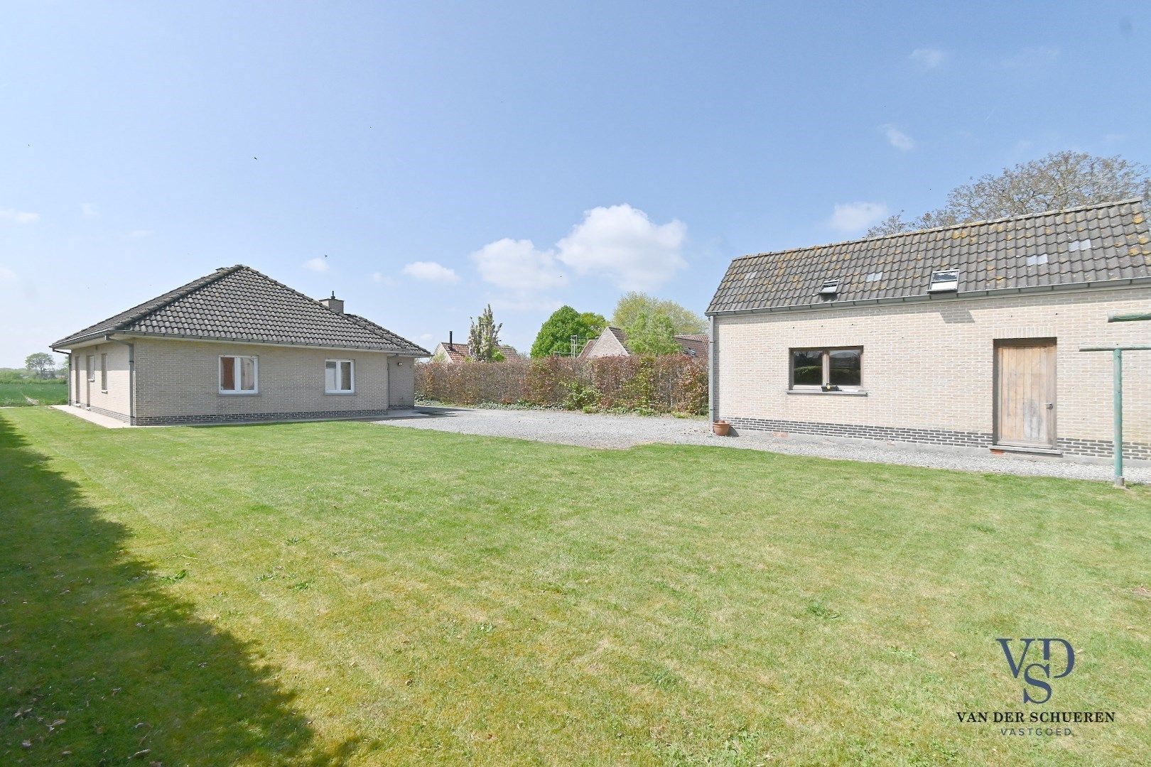 Bungalowwoning met afzonderlijke garage foto 30