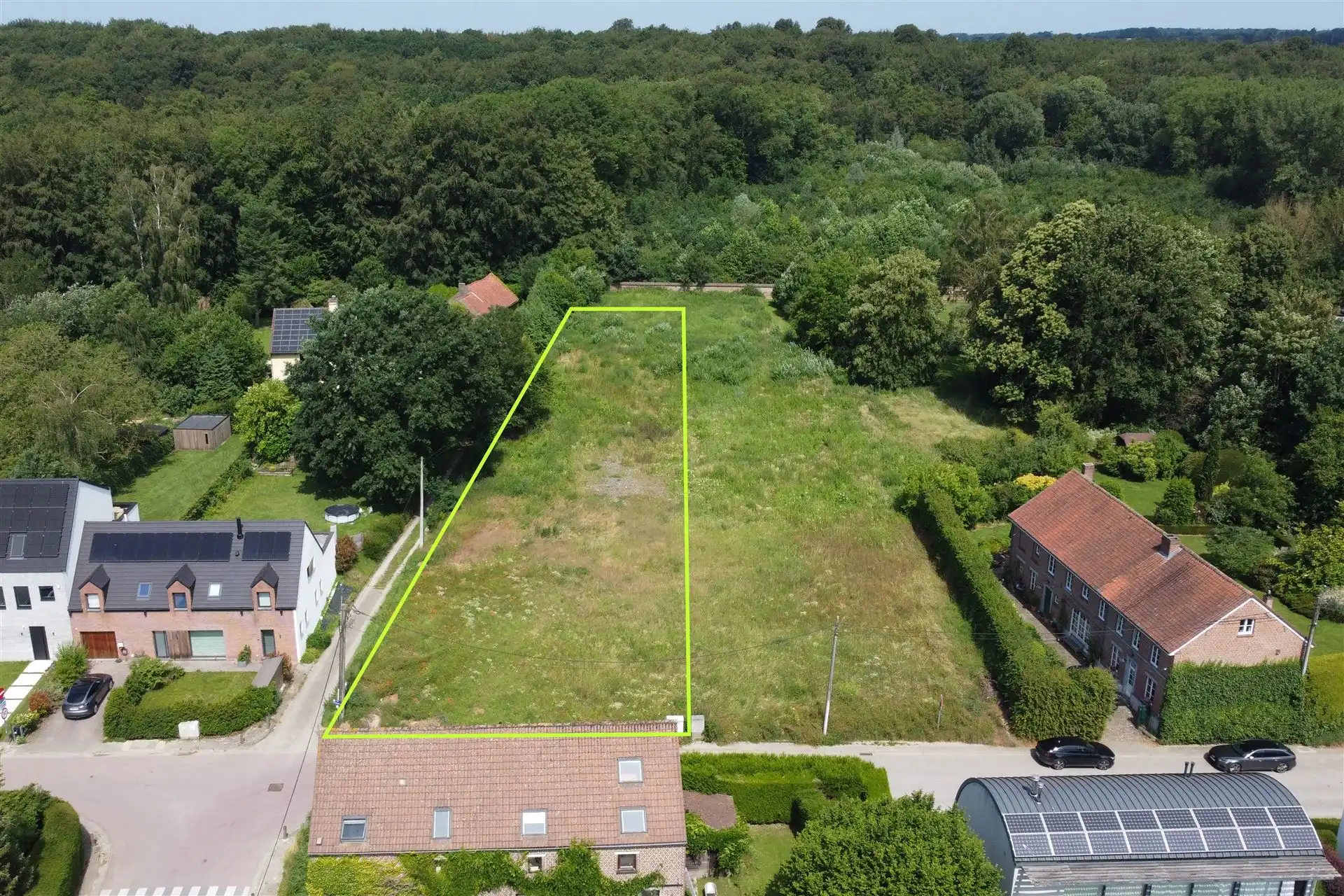 Unieke bouwgrond gelegen in de Hertswegenstraat foto {{pictureIndex}}